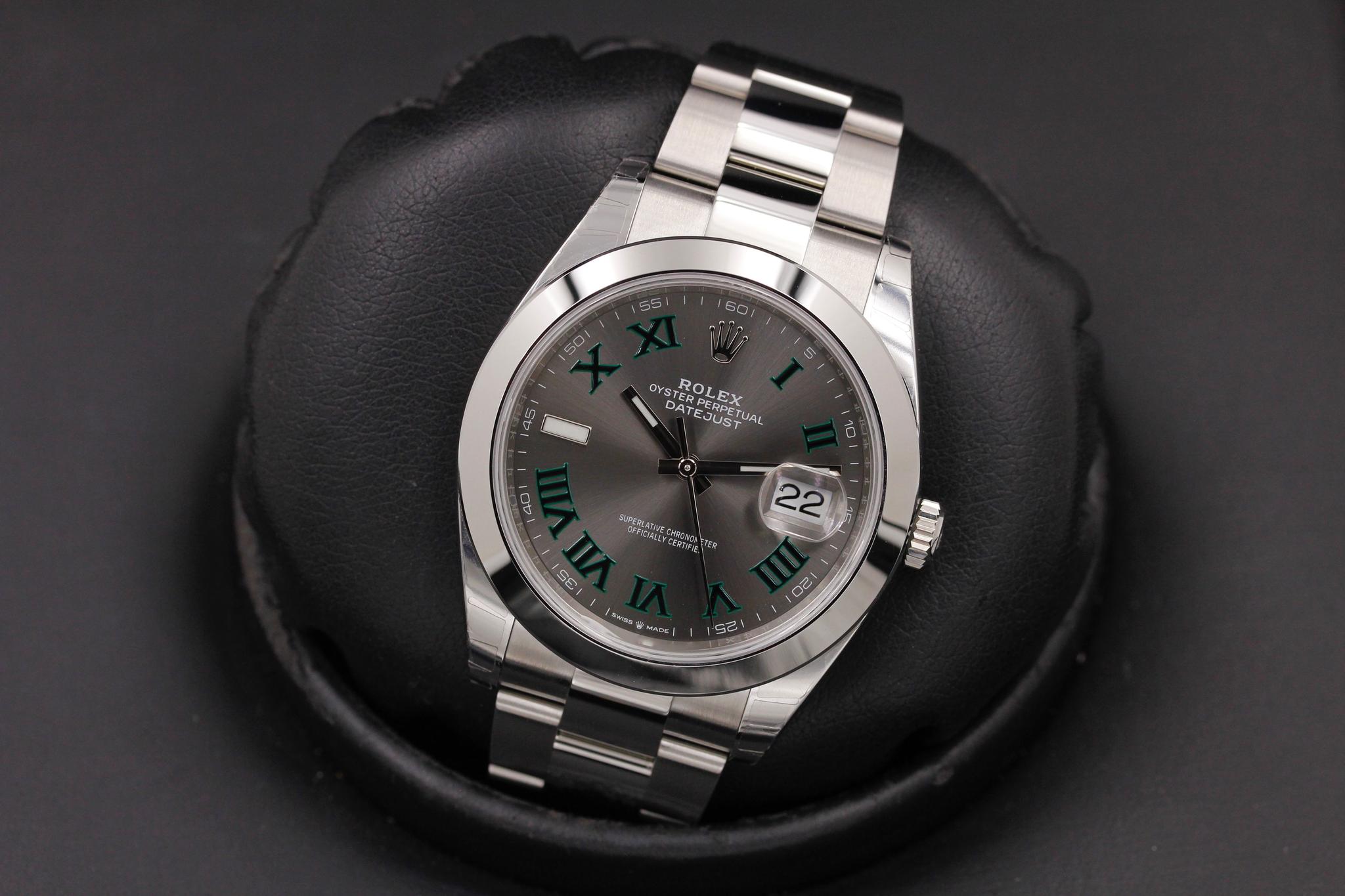Watch Image 10