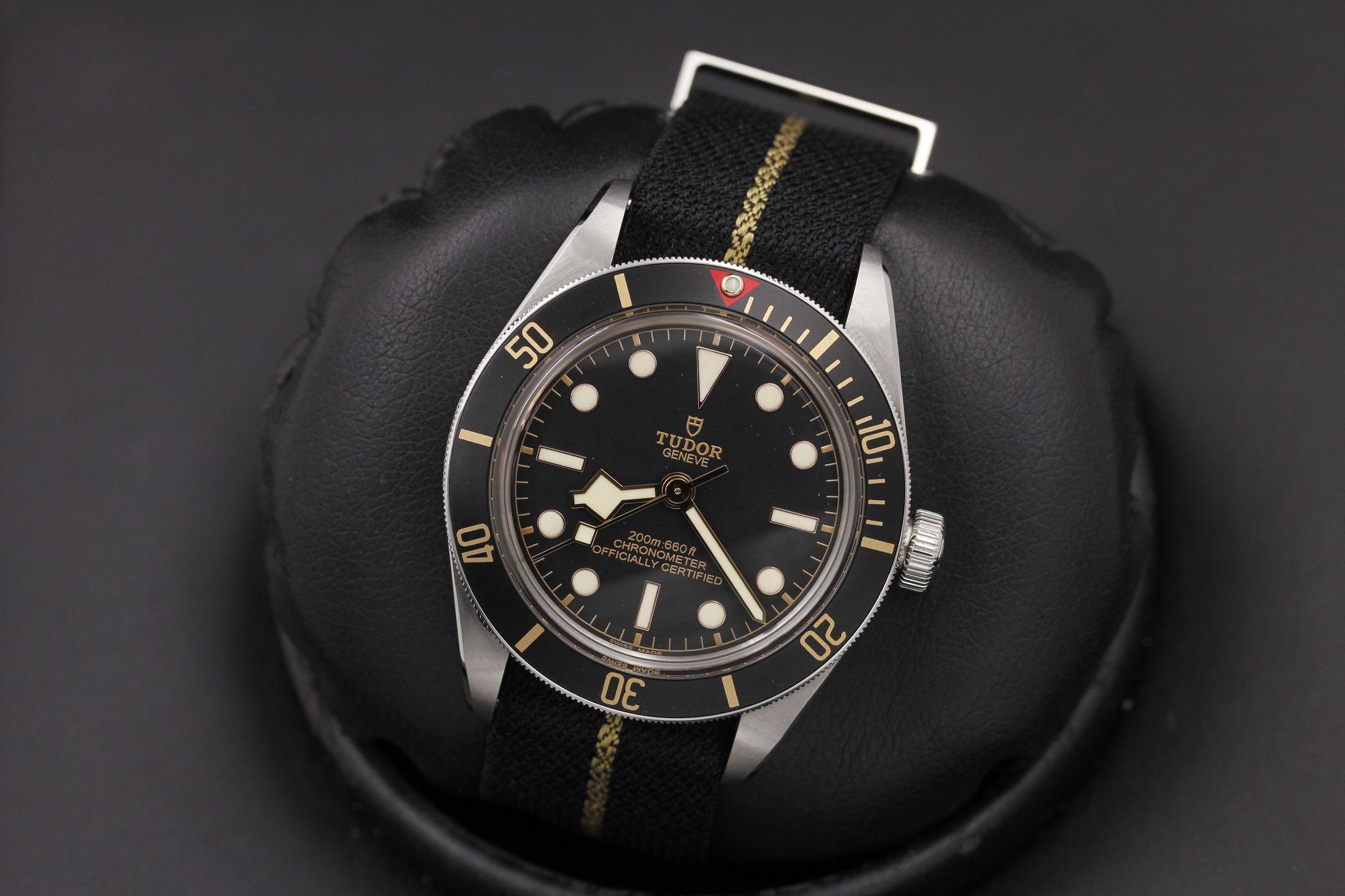 Watch Image 9
