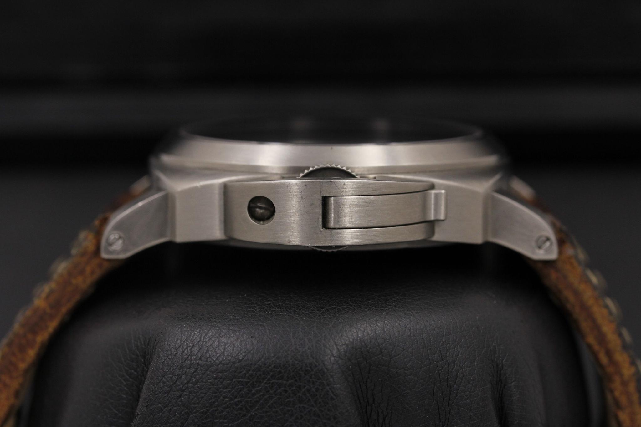 Watch Image 3
