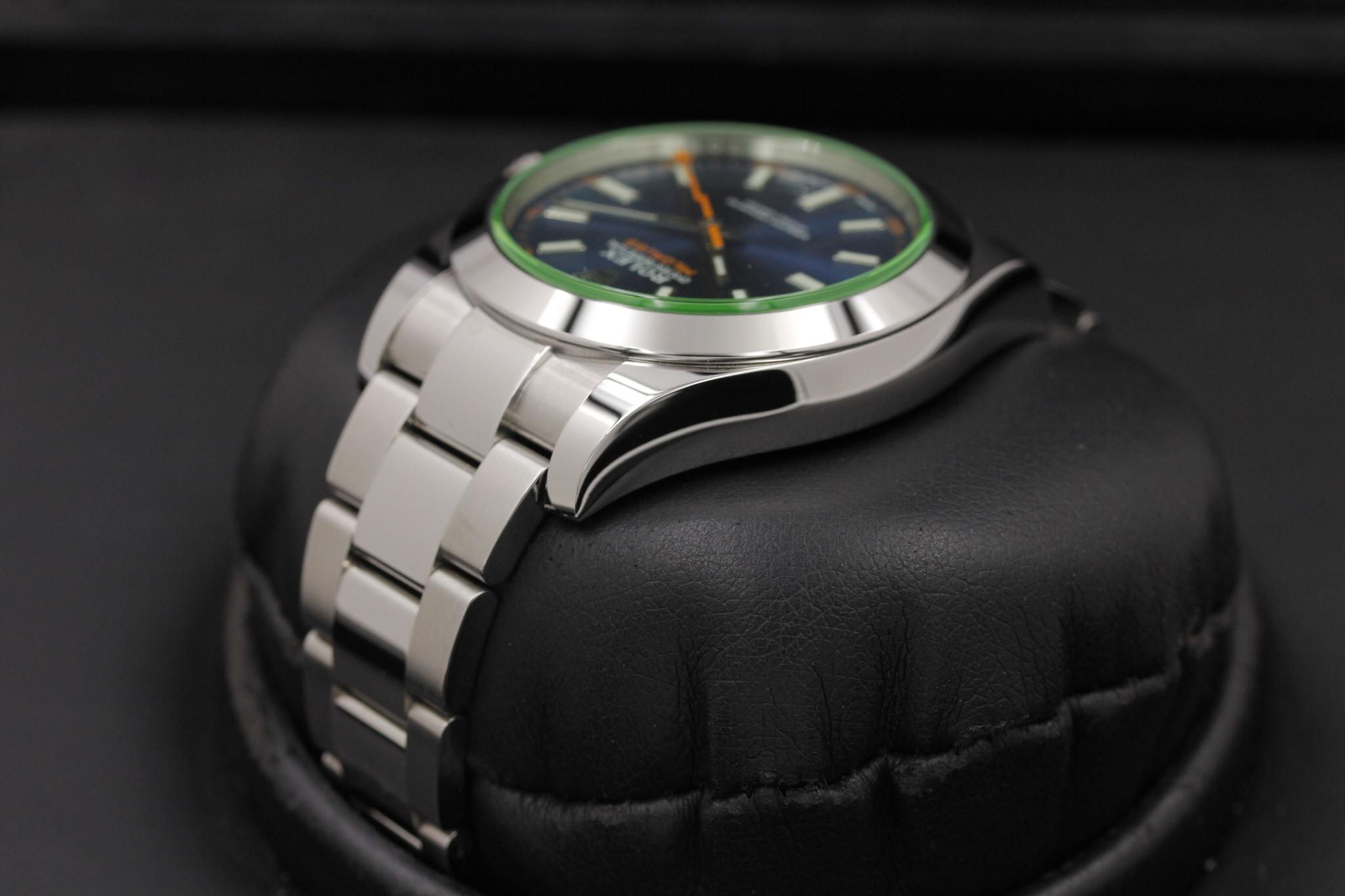 Watch Image 5