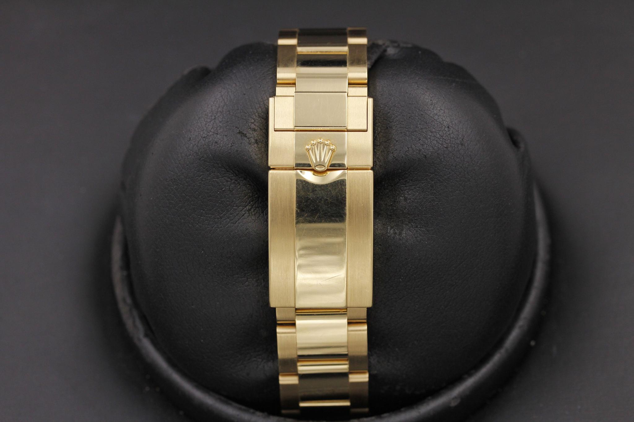 Watch Image 8