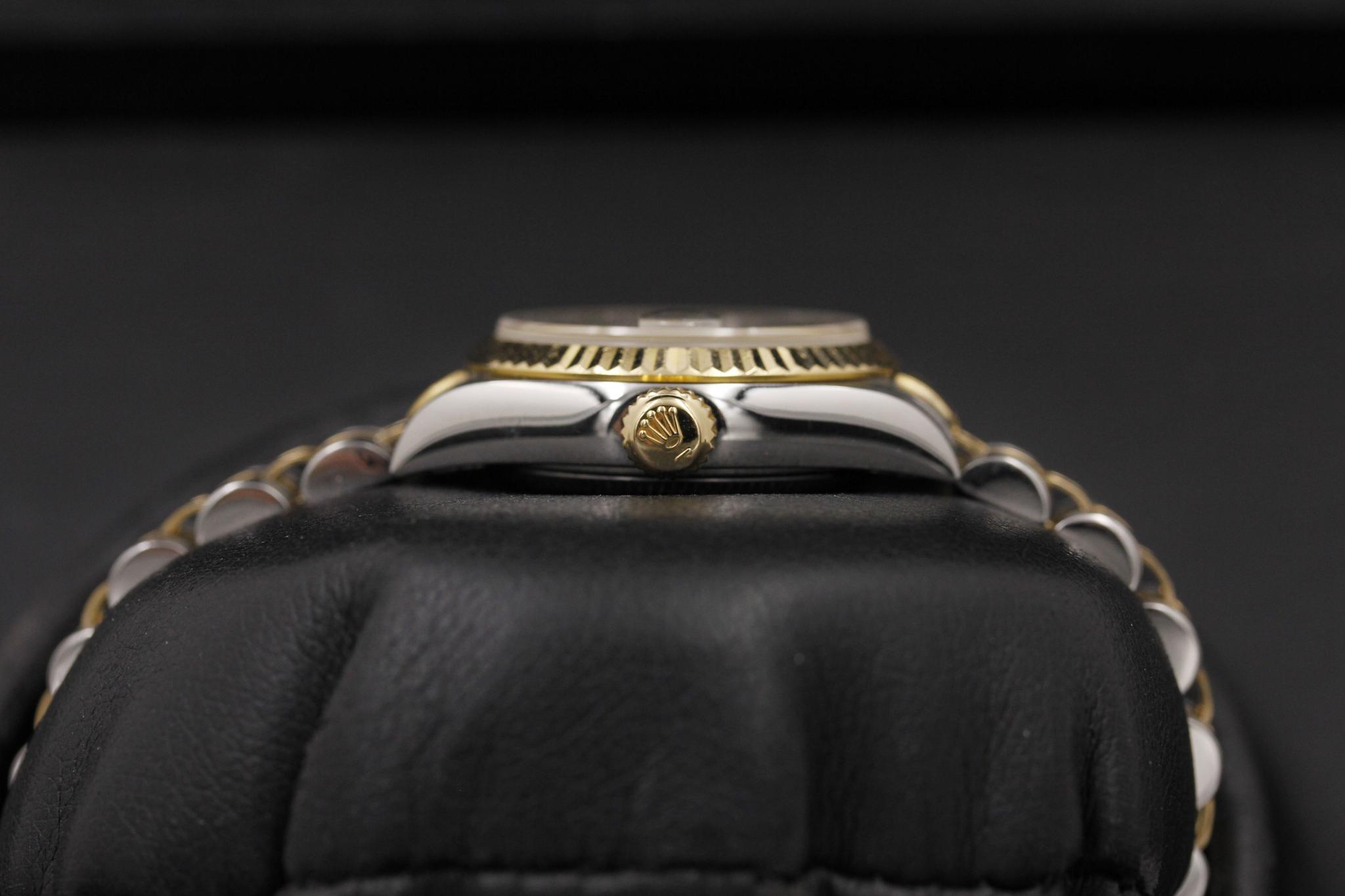 Watch Image 3