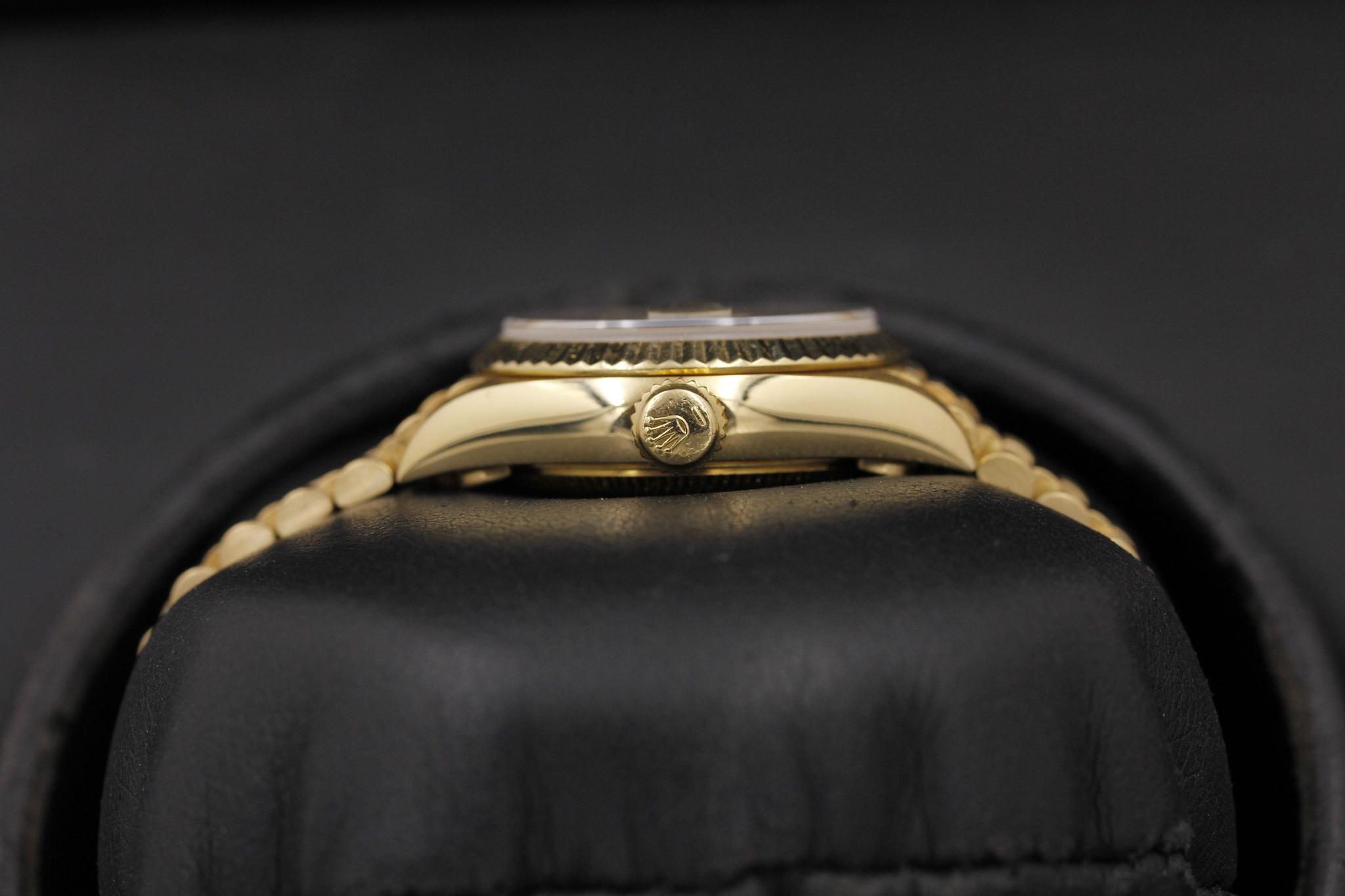 Watch Image 3