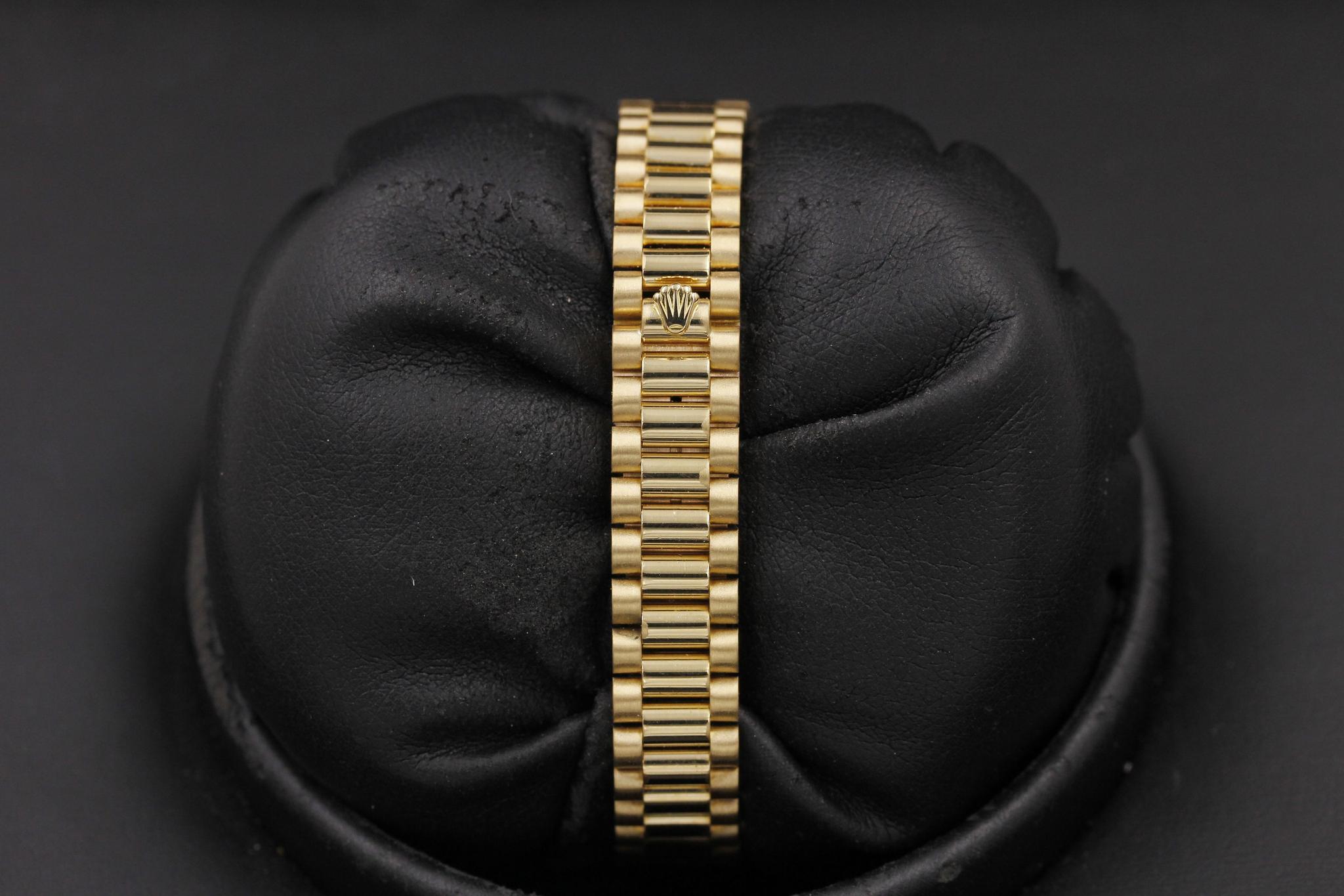 Watch Image 8