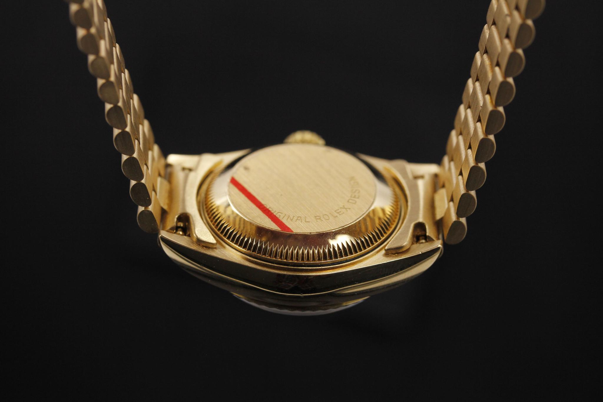 Watch Image 7