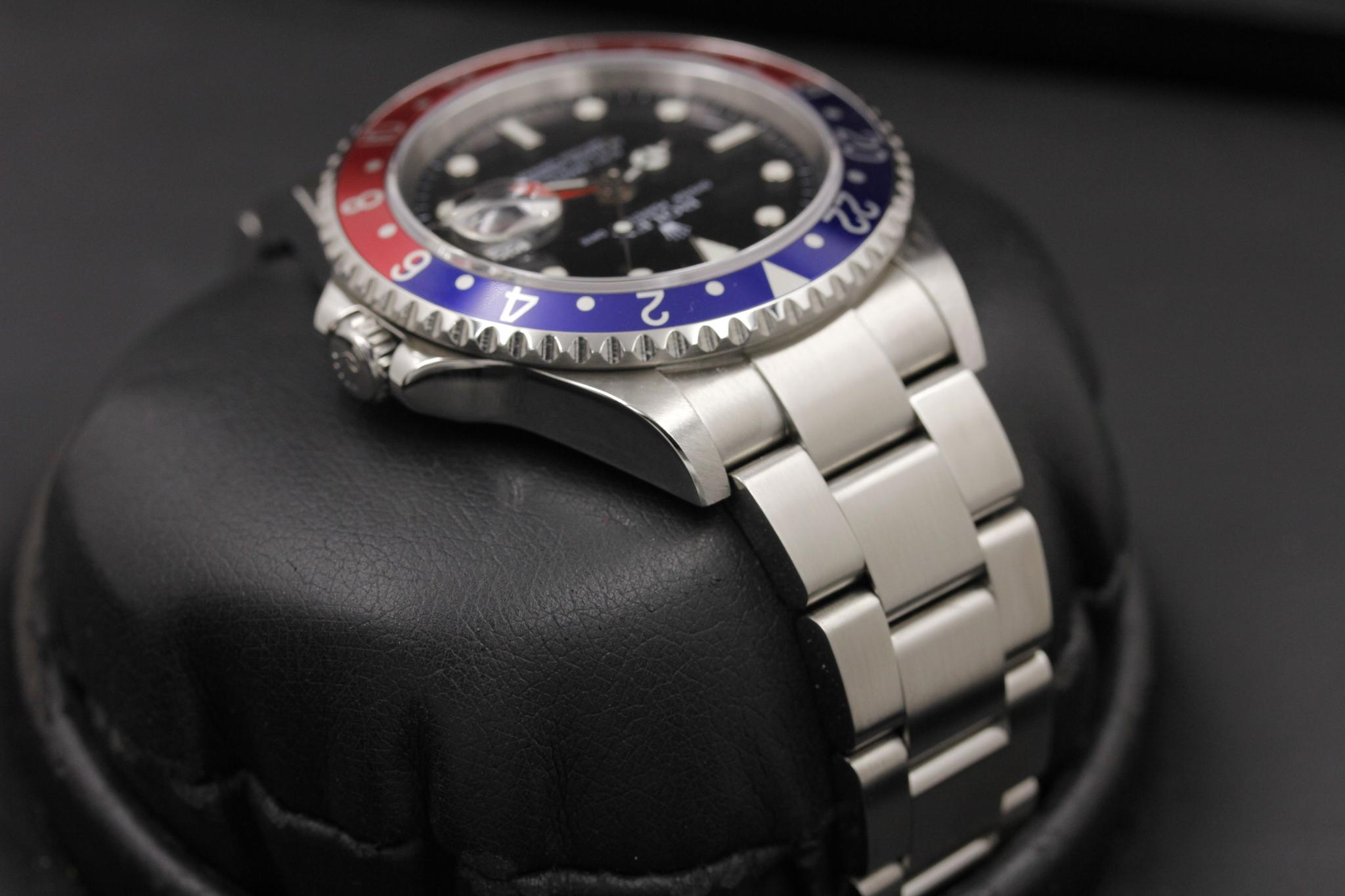 Watch Image 4
