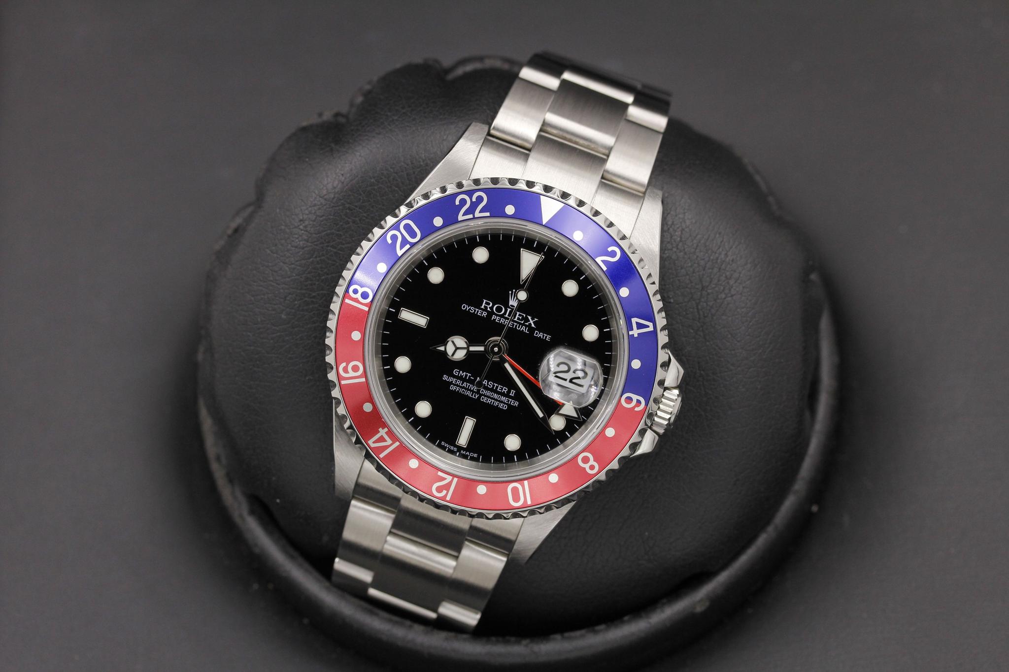 Watch Image 12