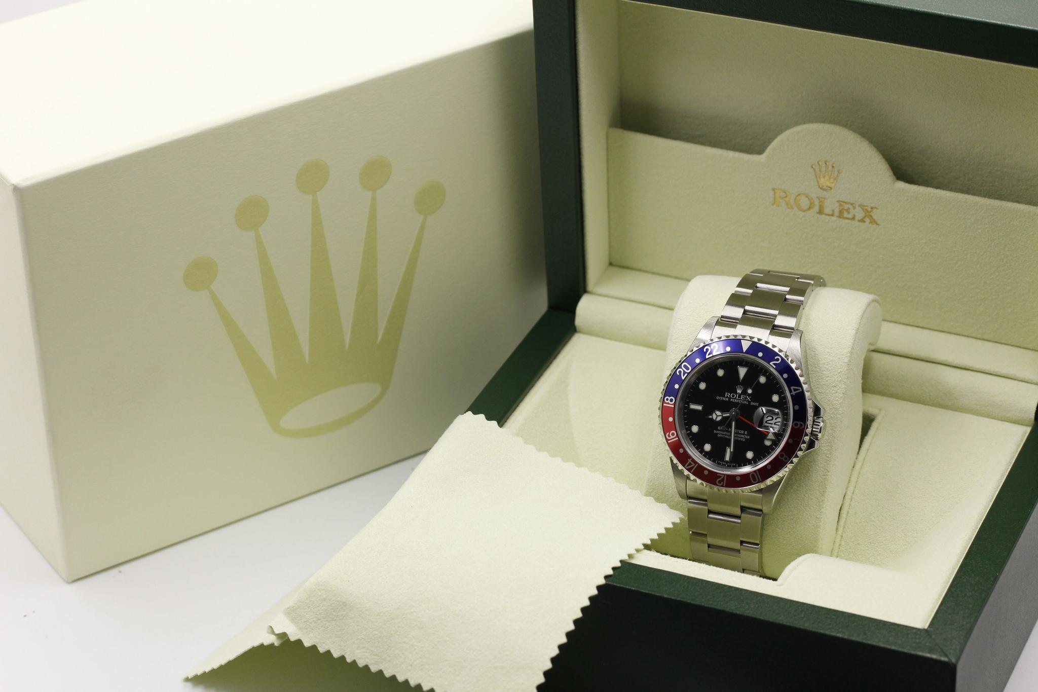 Watch Image 13