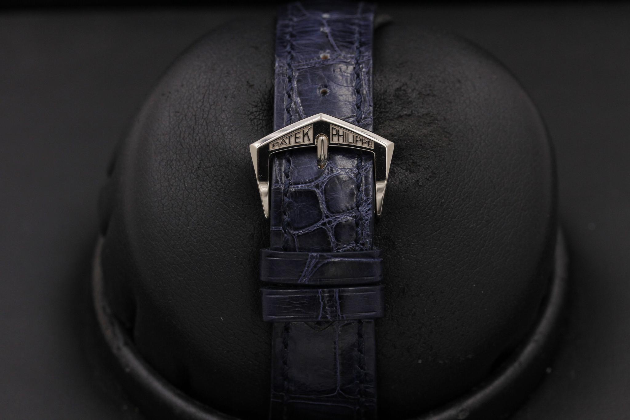 Watch Image 9