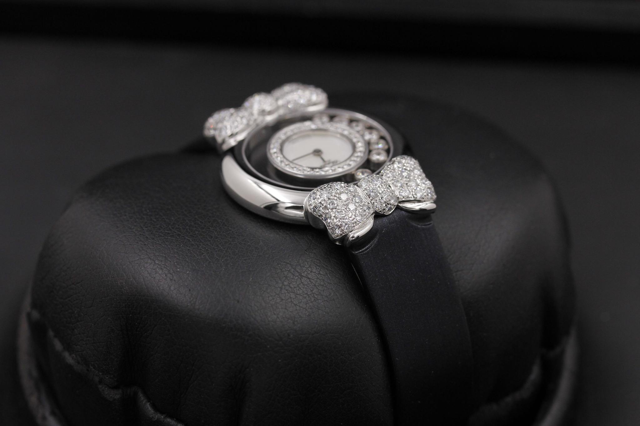 Watch Image 4