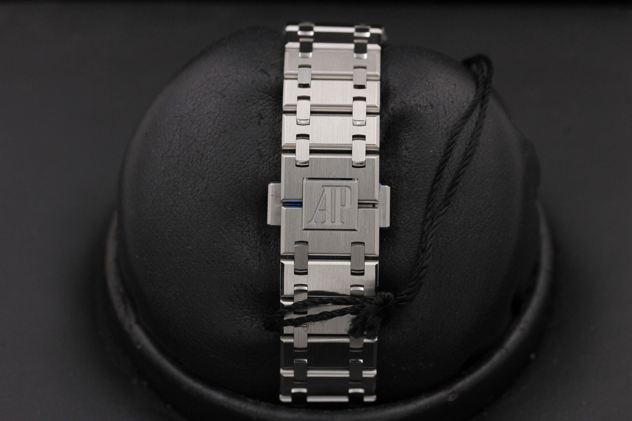 Watch Image 8