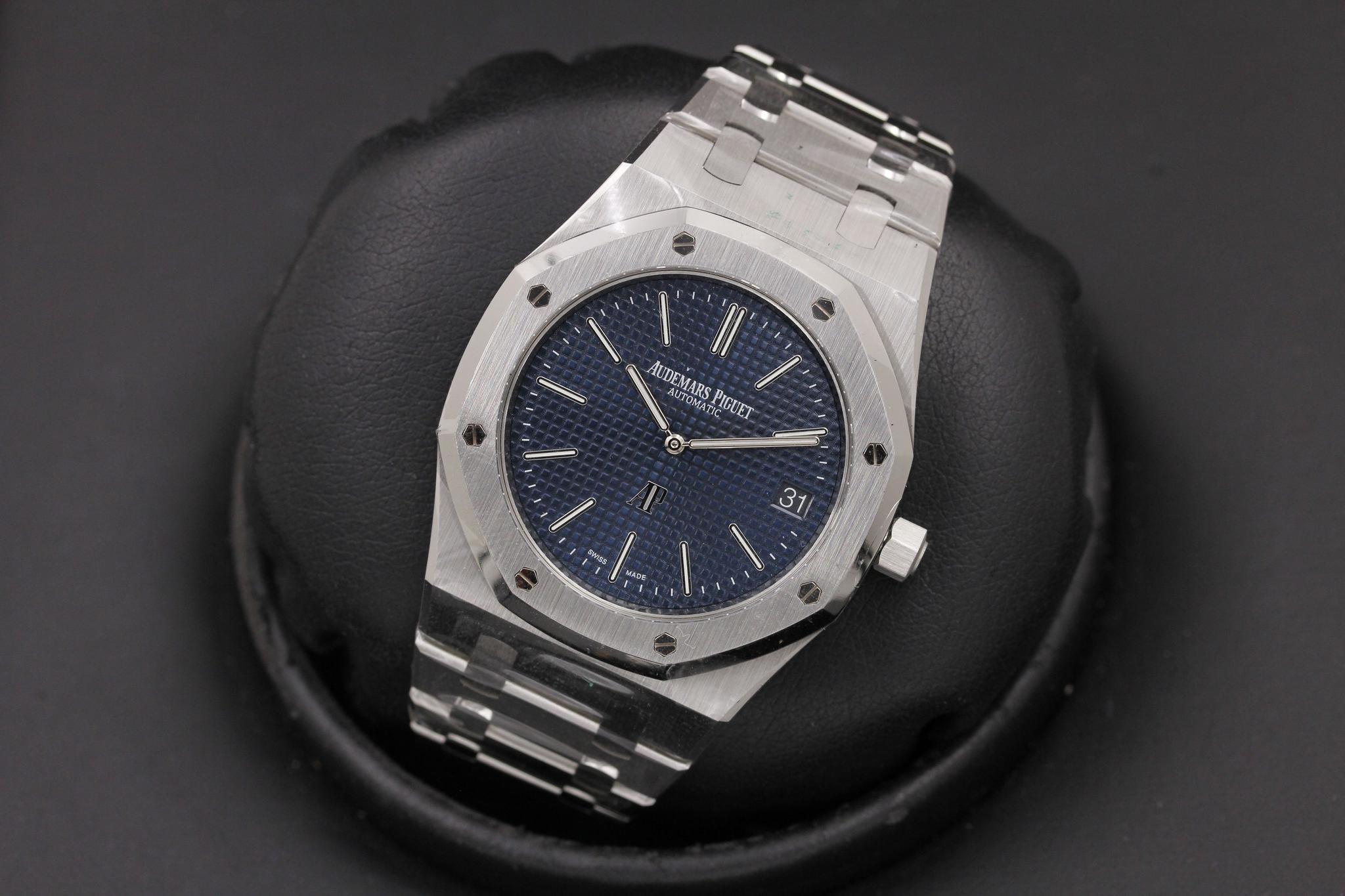 Watch Image 11