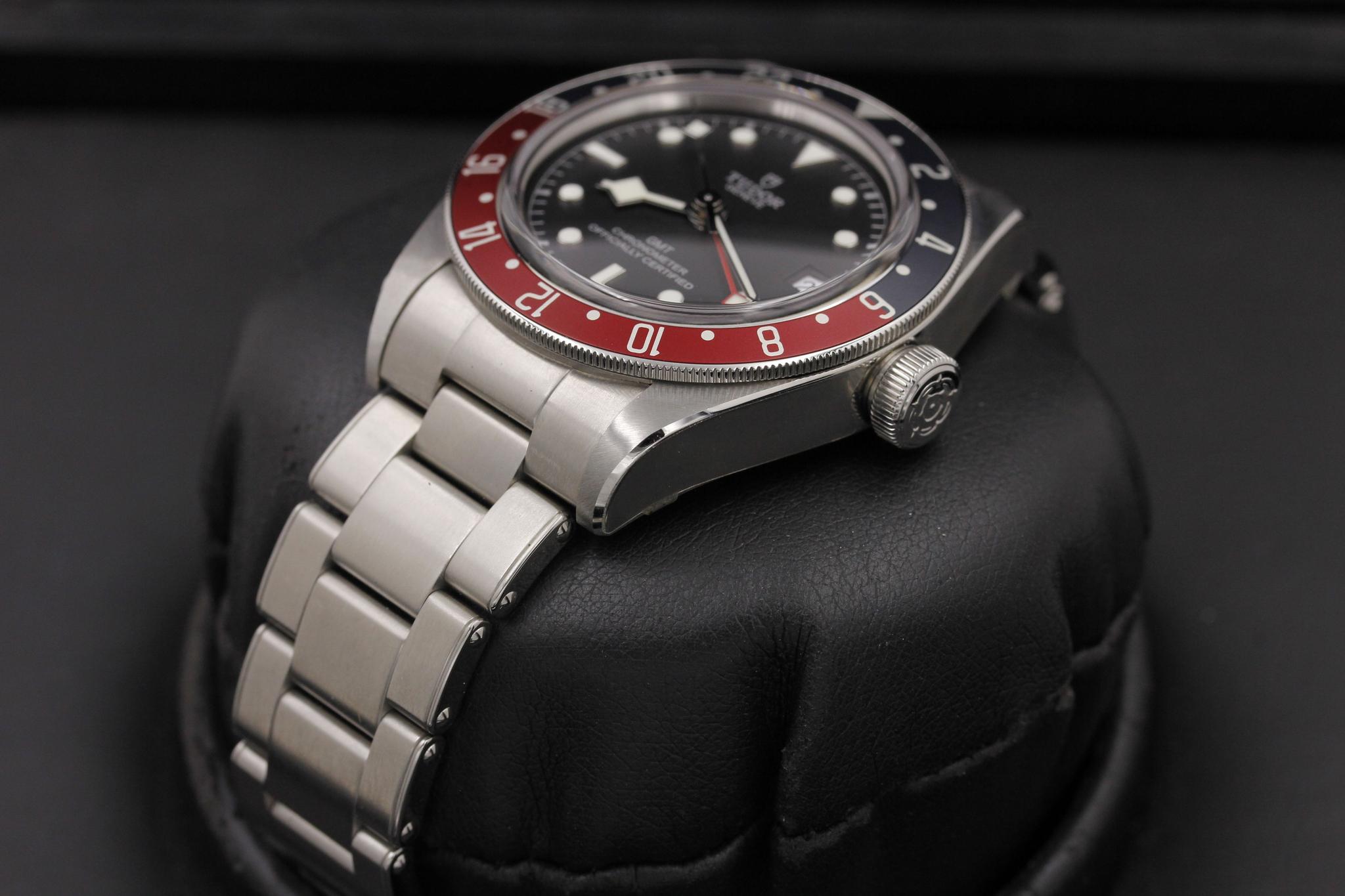 Watch Image 2