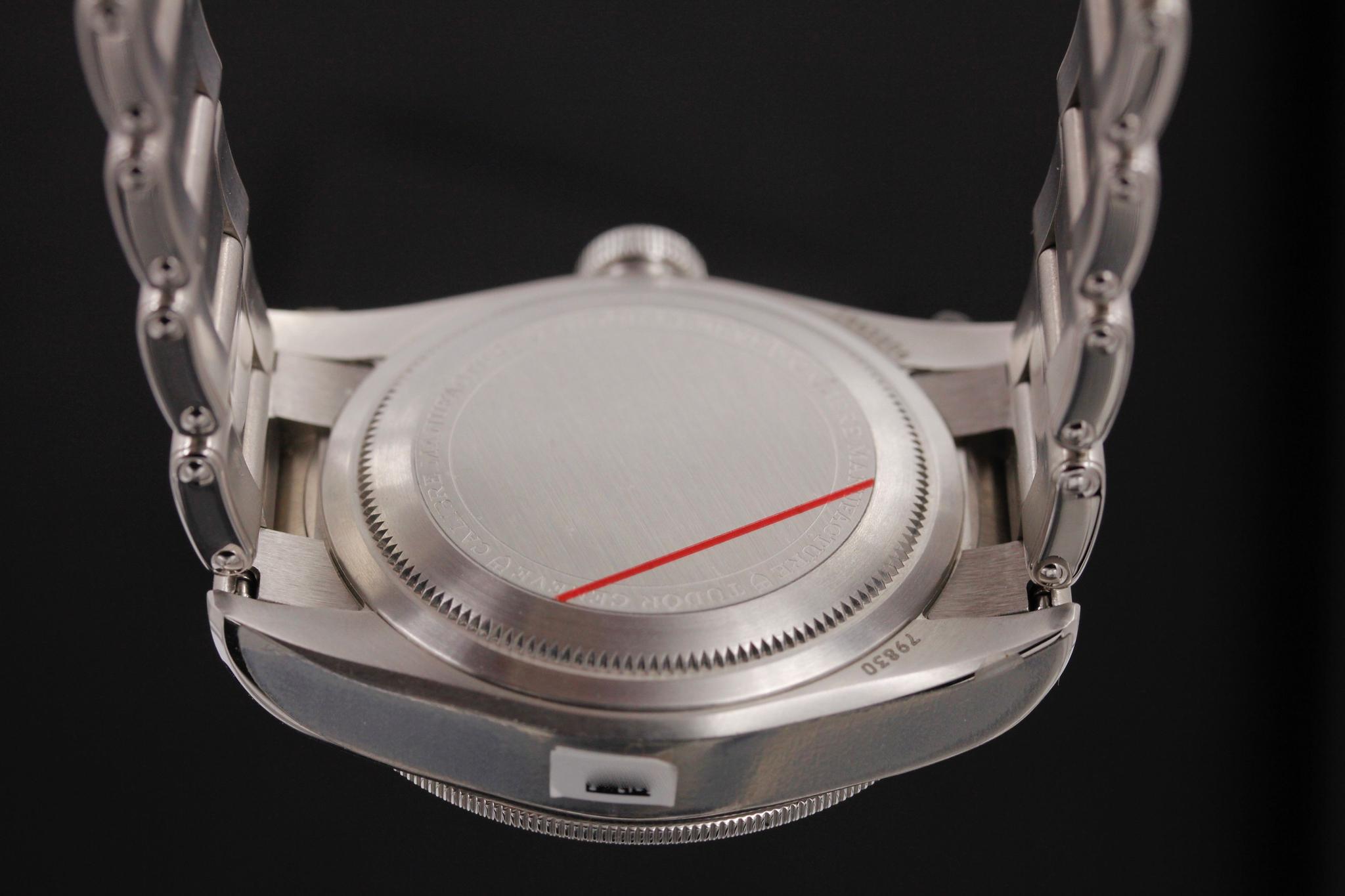 Watch Image 7