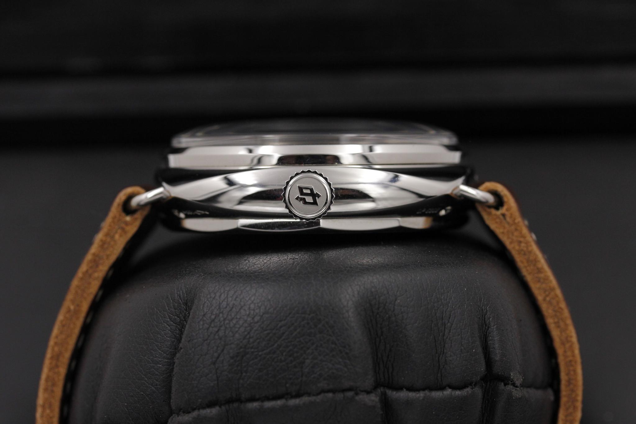 Watch Image 3