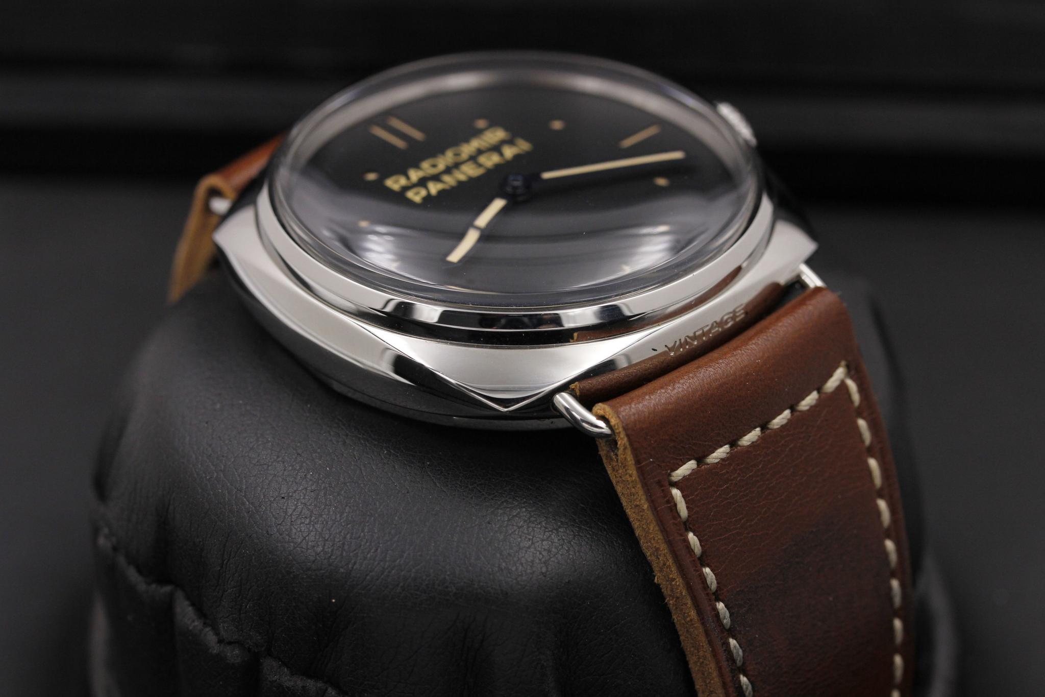 Watch Image 6