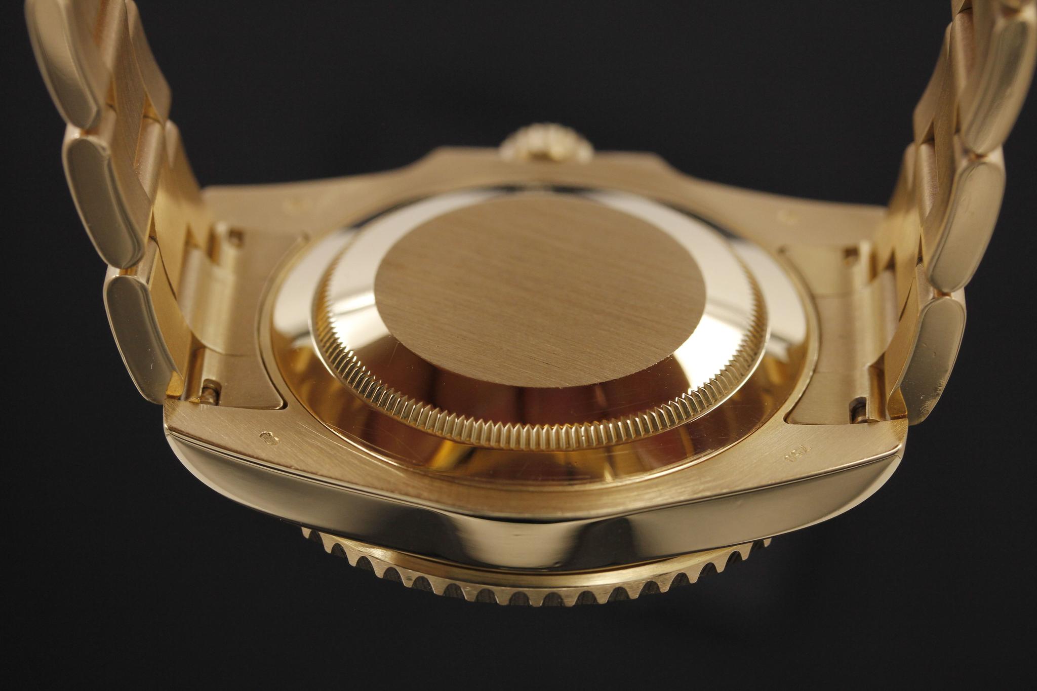 Watch Image 7