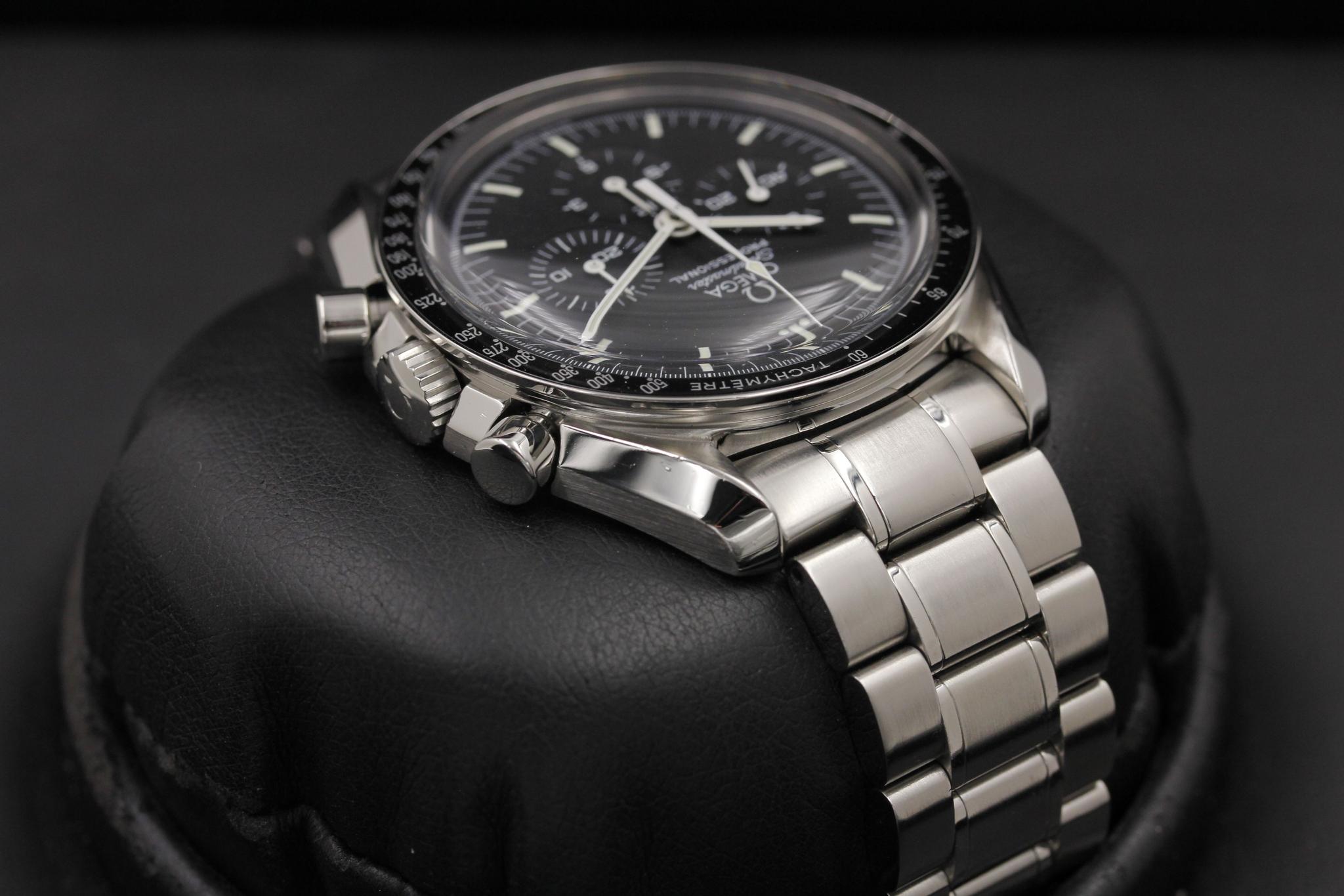 Watch Image 4