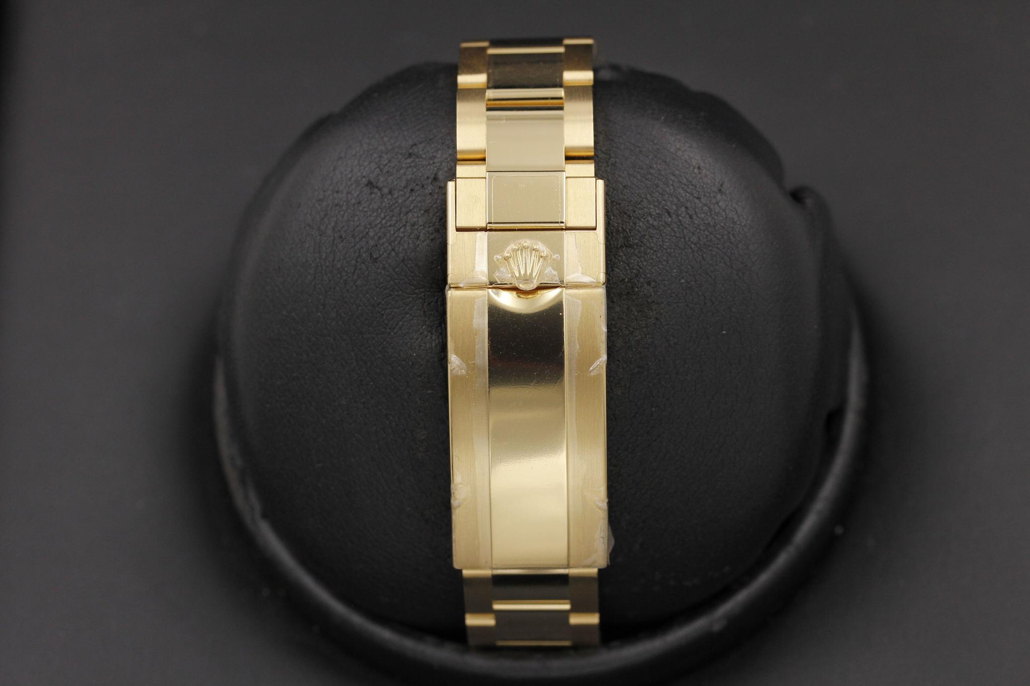 Watch Image 8
