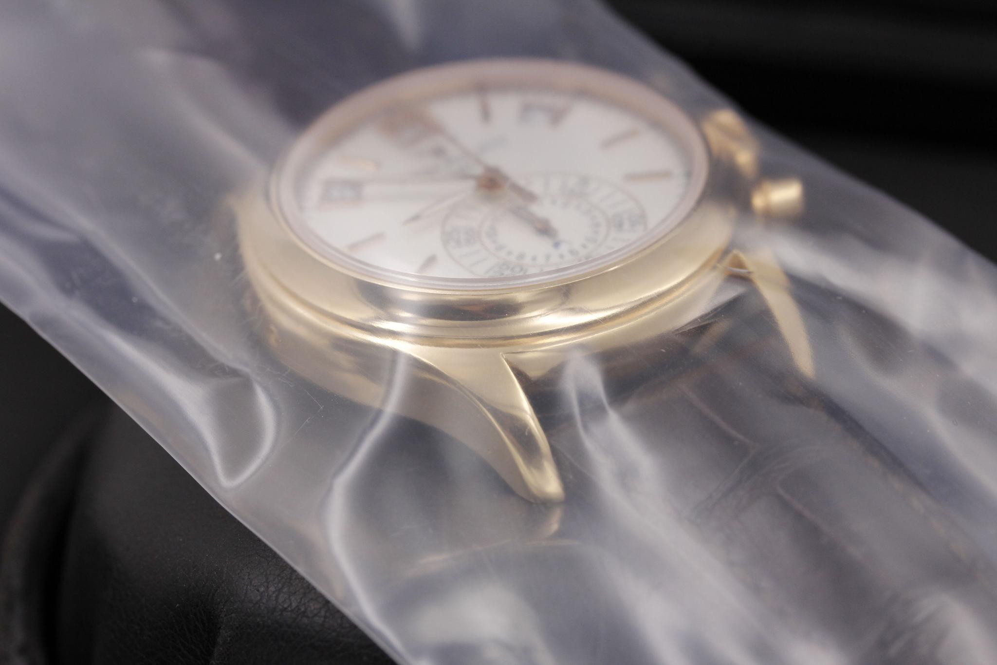 Watch Image 5