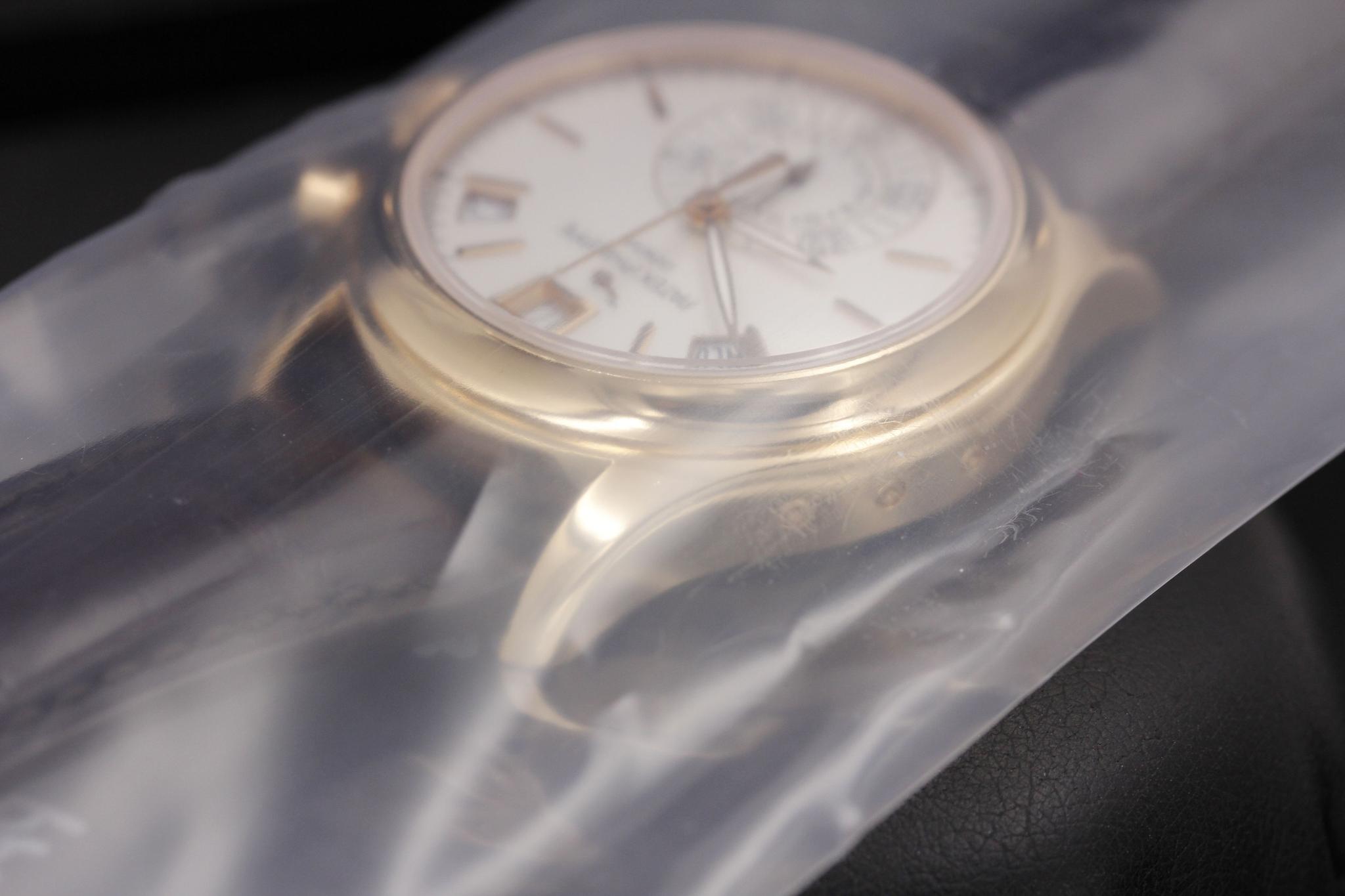 Watch Image 6
