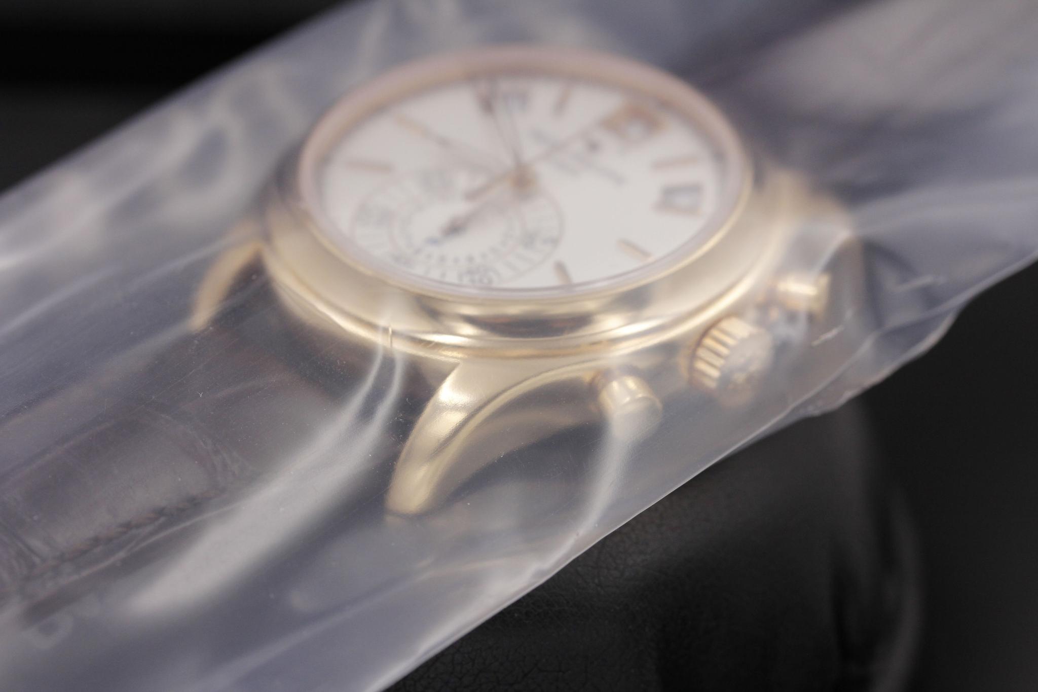 Watch Image 2