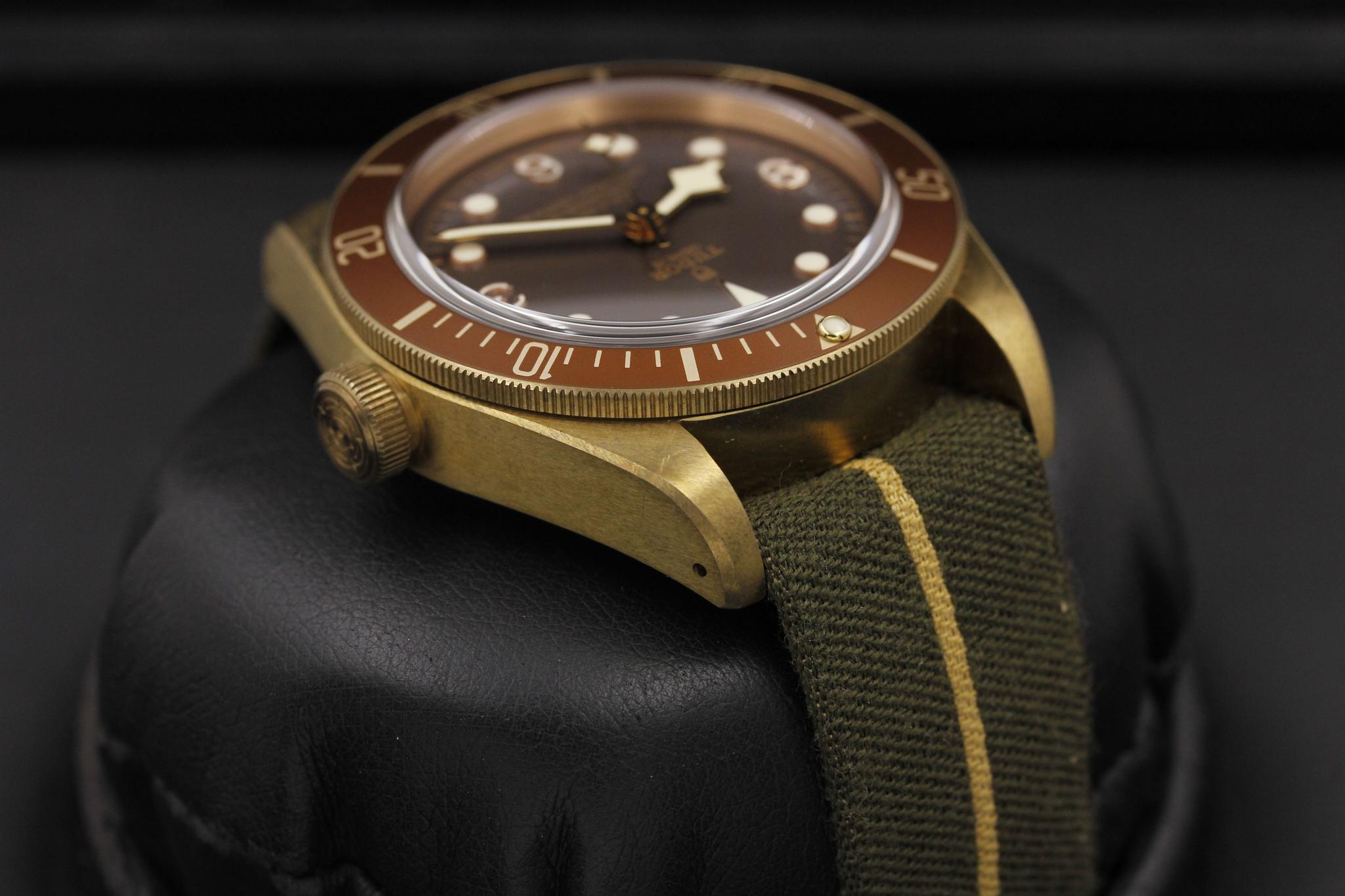 Watch Image 4