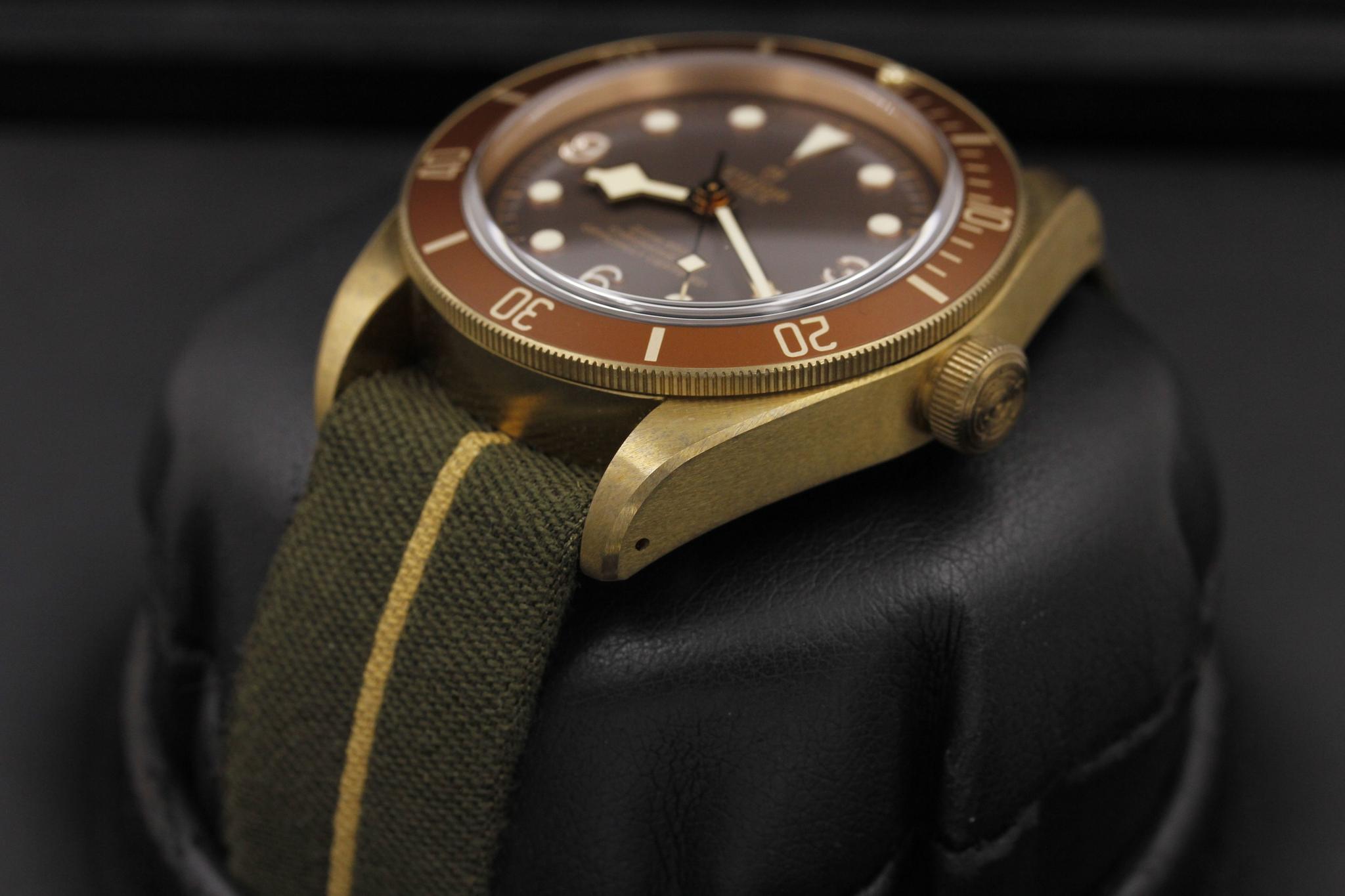 Watch Image 2