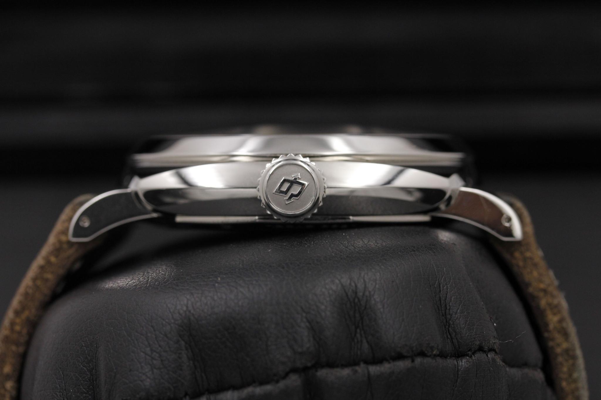 Watch Image 3
