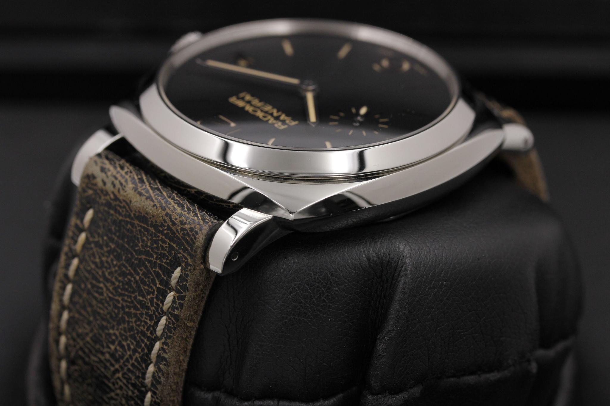 Watch Image 5