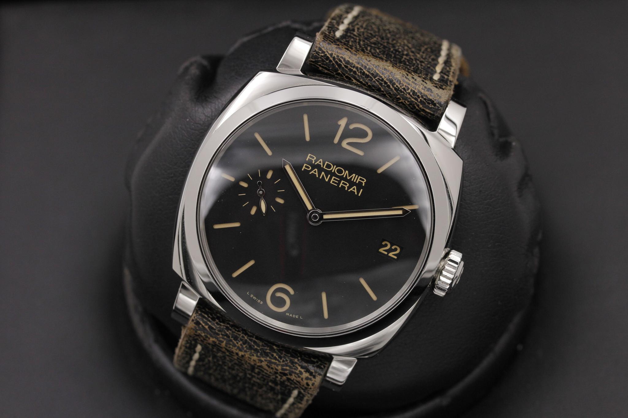 Watch Image 10