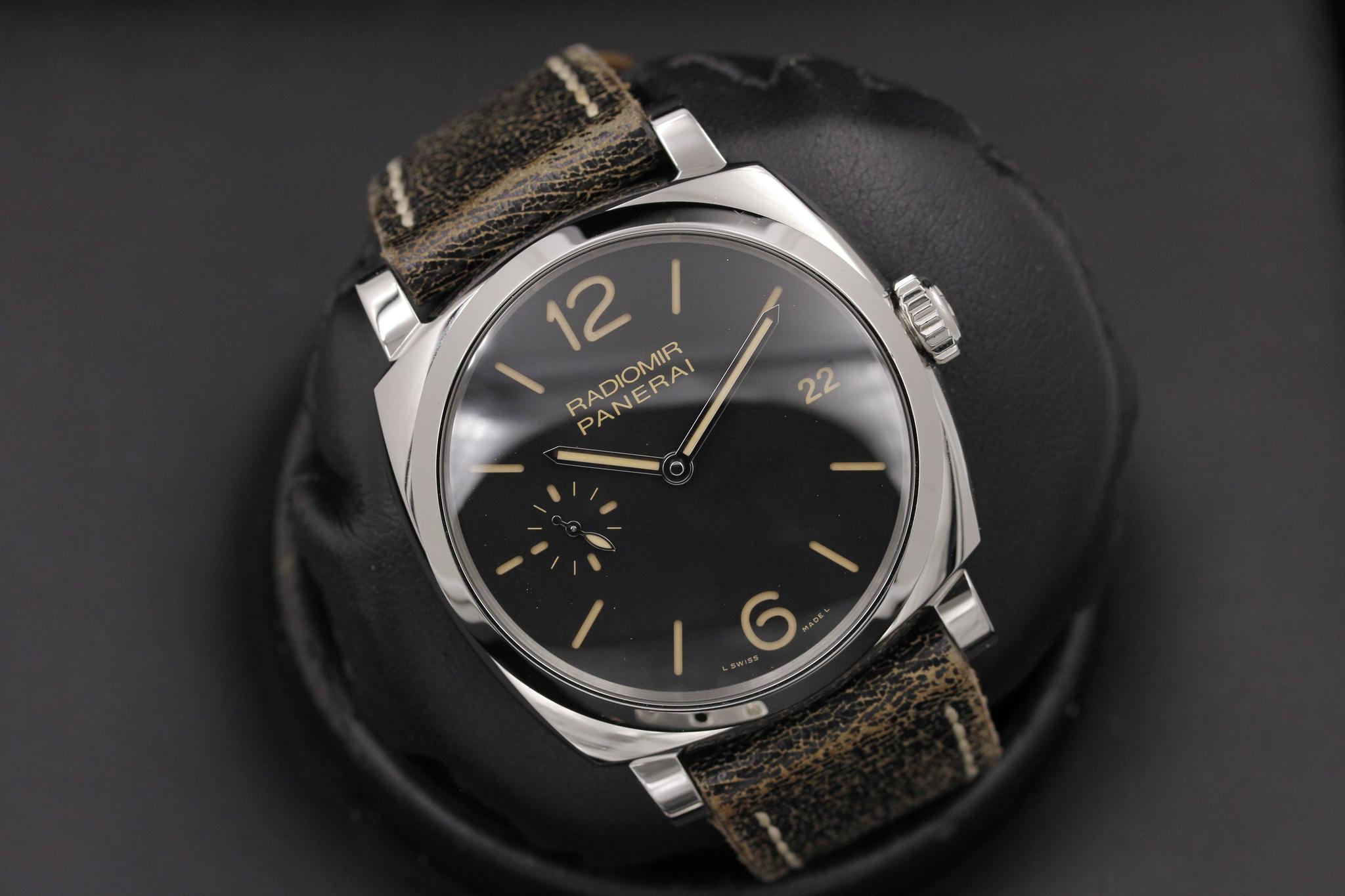 Watch Image 9