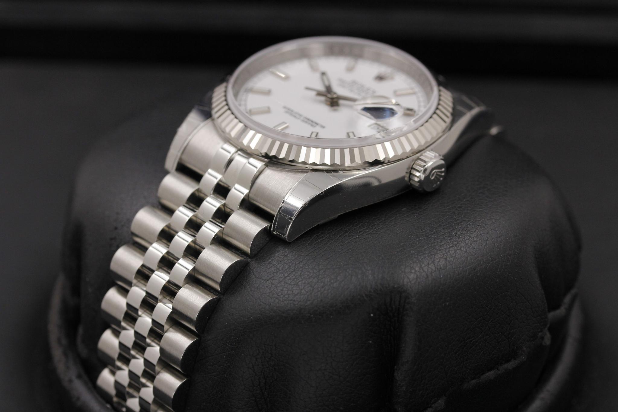 Watch Image 2