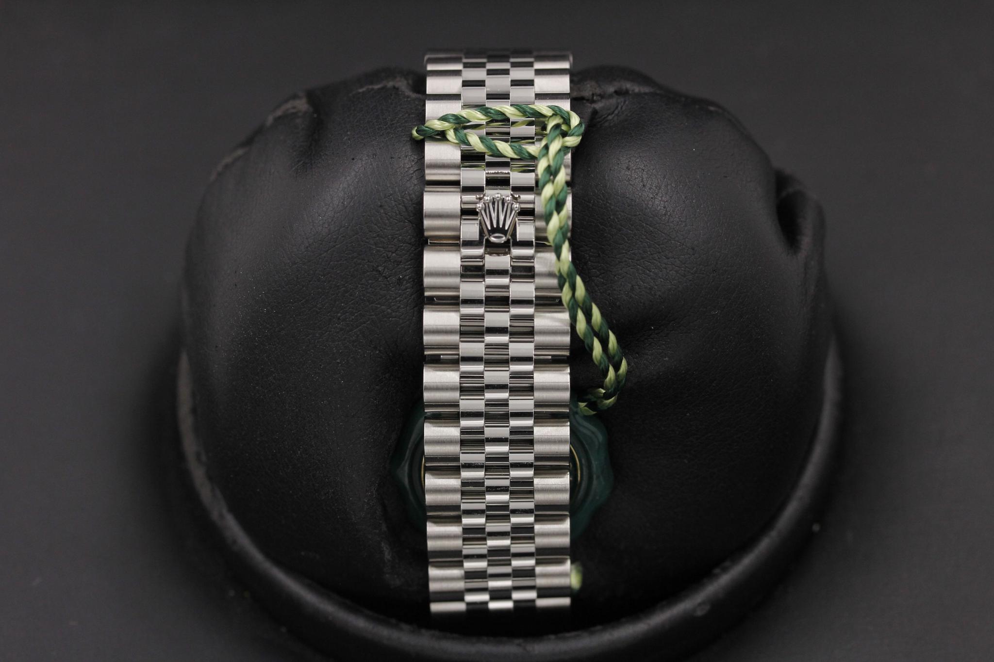 Watch Image 8
