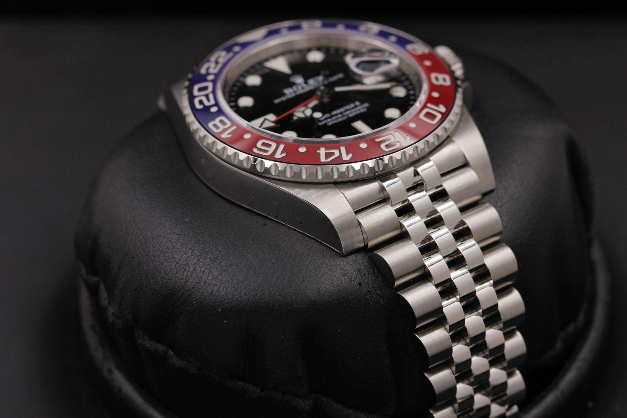 Watch Image 6