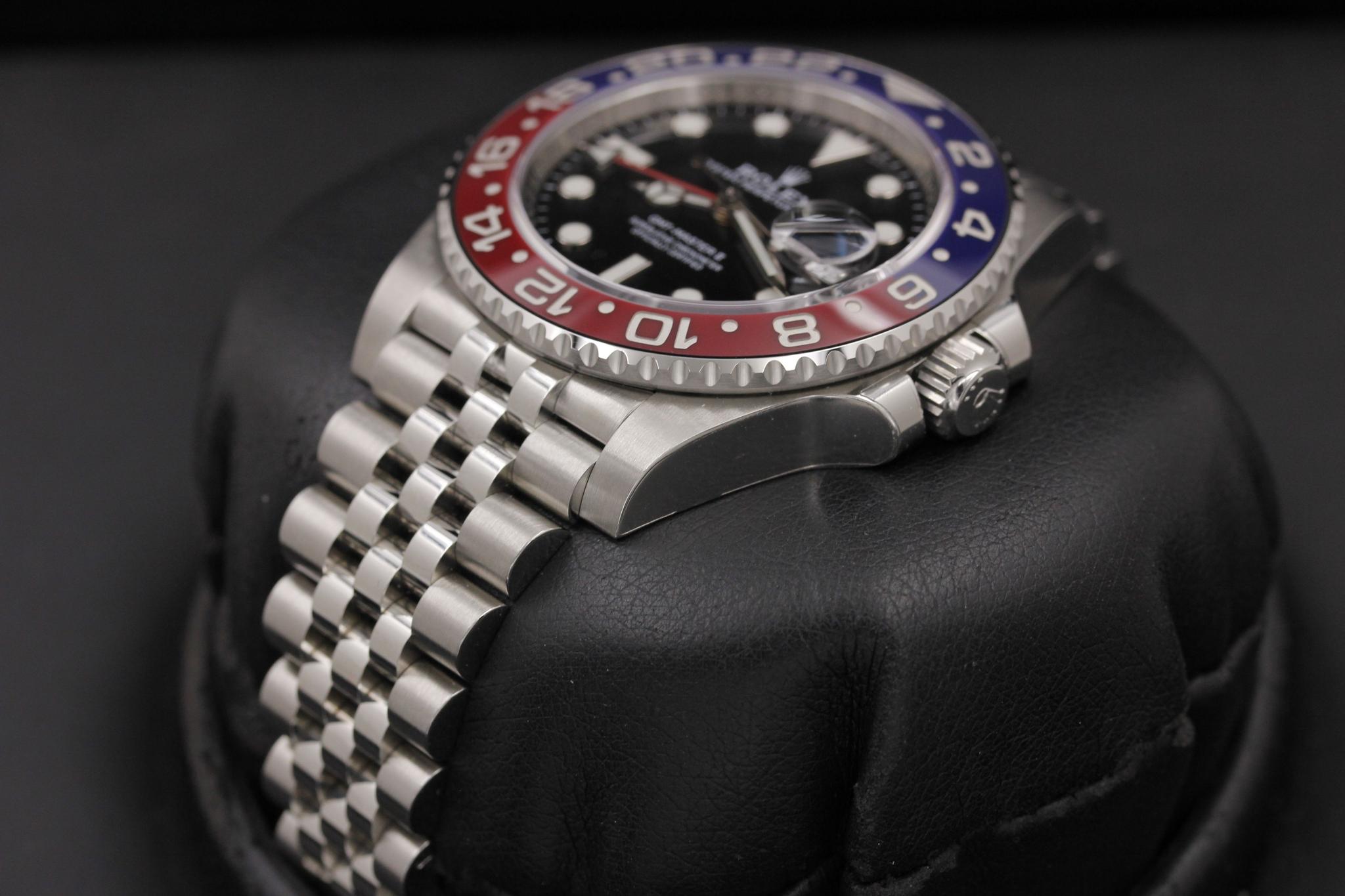 Watch Image 2