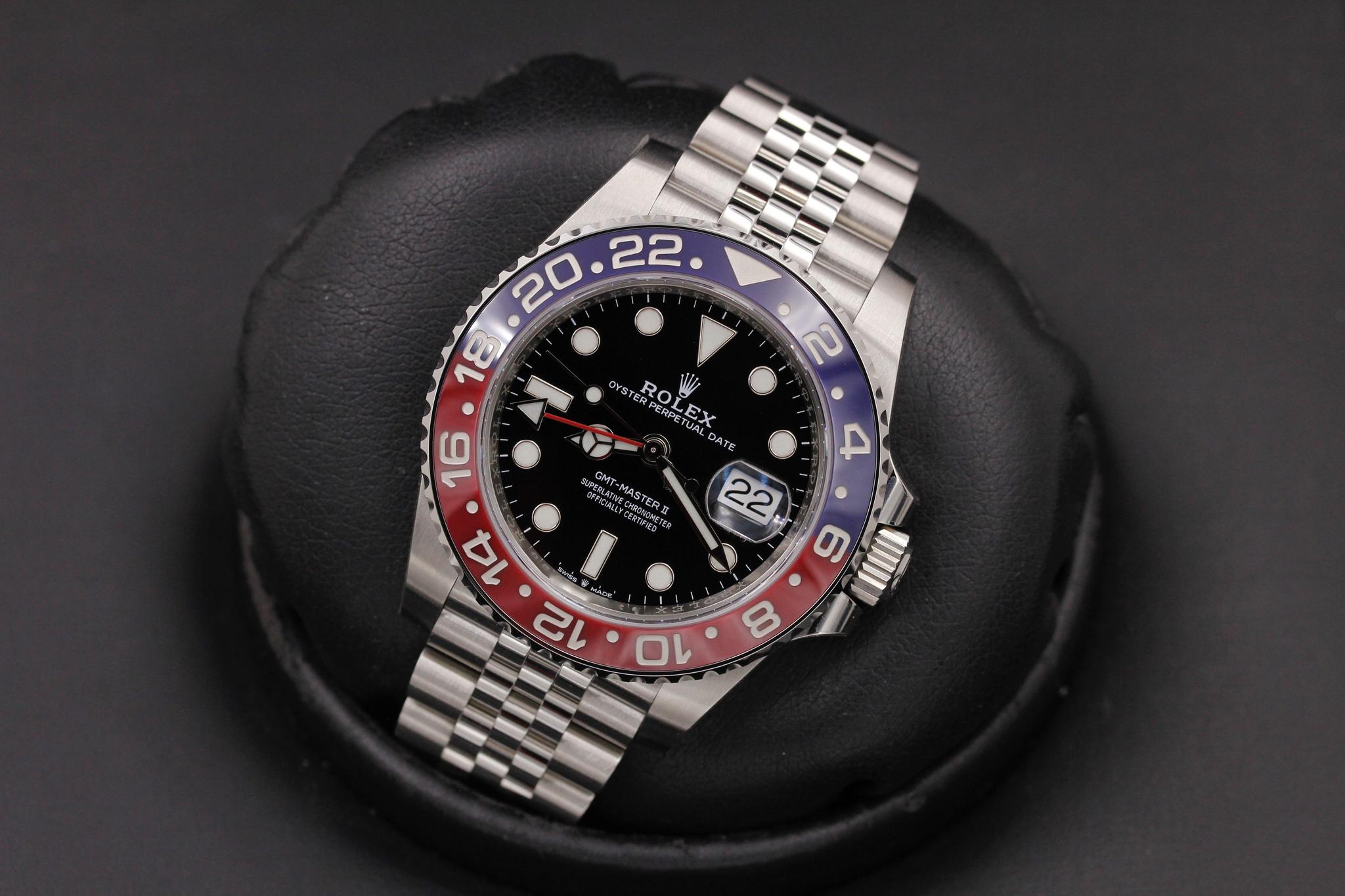 Watch Image 10