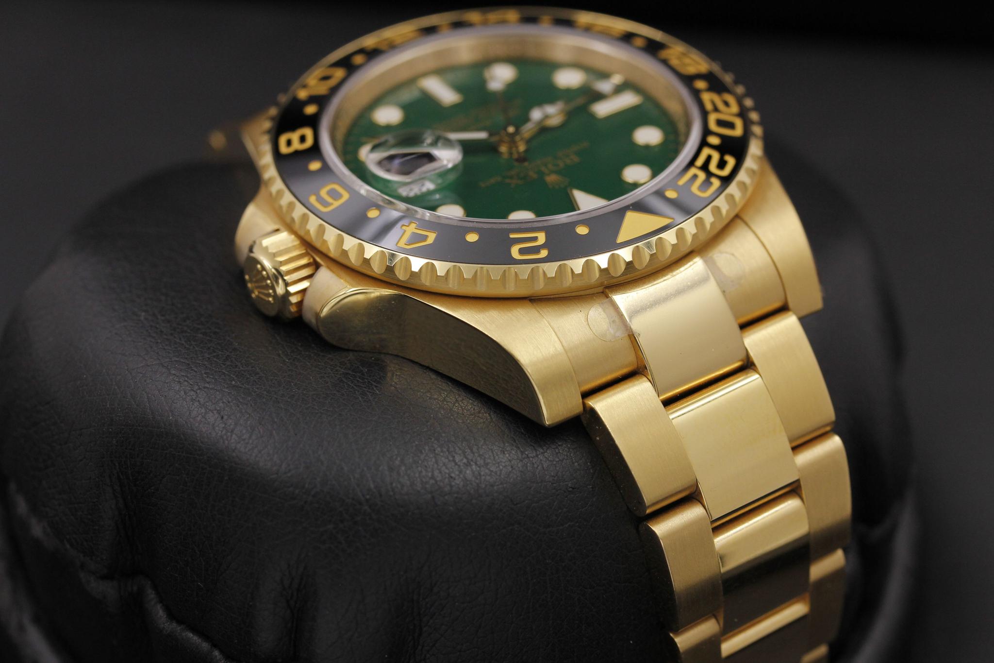 Watch Image 4