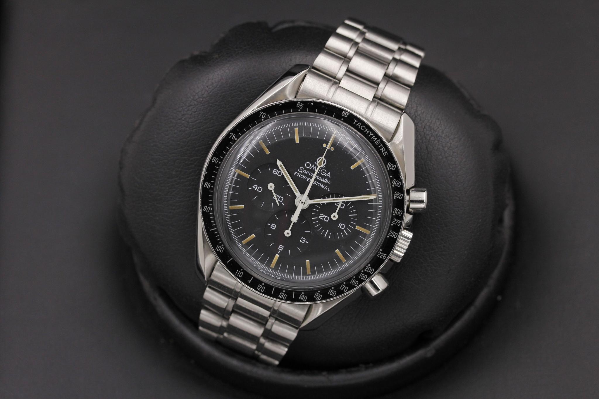 Watch Image 12