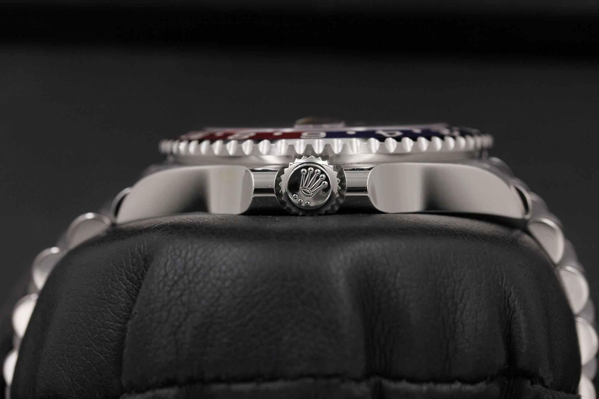 Watch Image 3