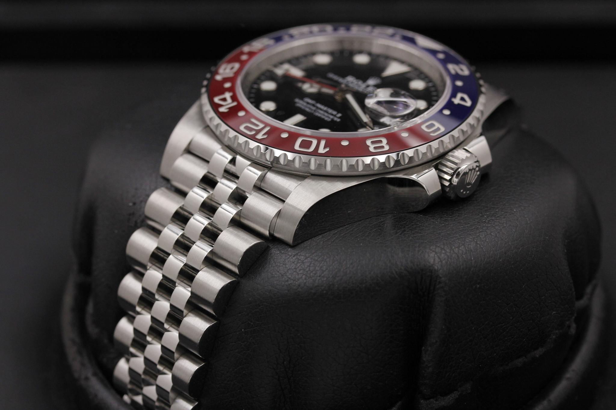 Watch Image 2
