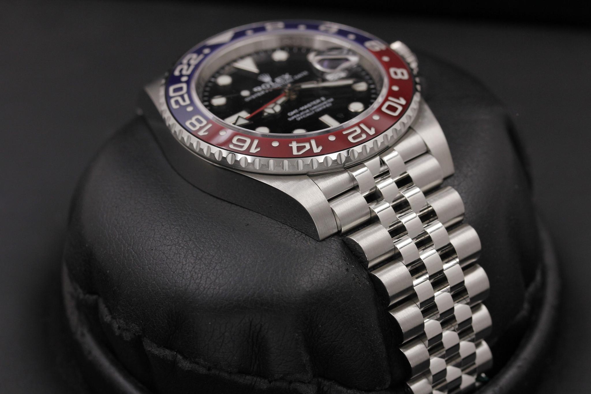 Watch Image 6