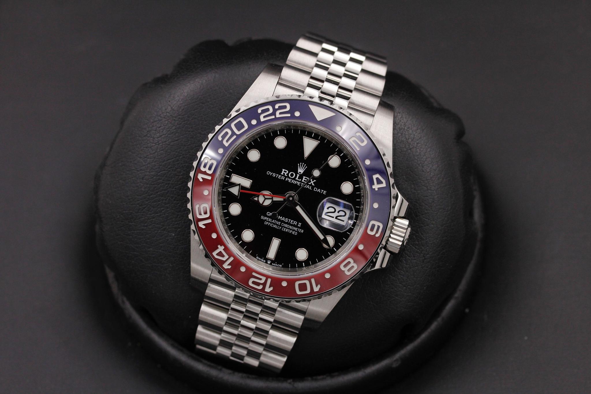 Watch Image 10