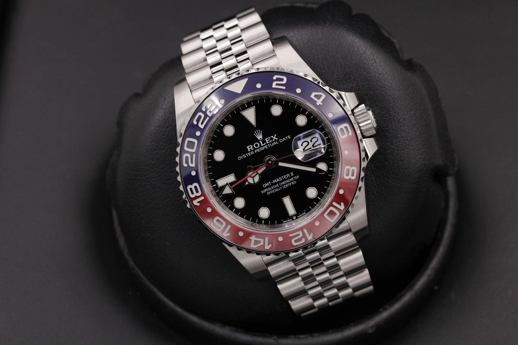 Watch Image 9