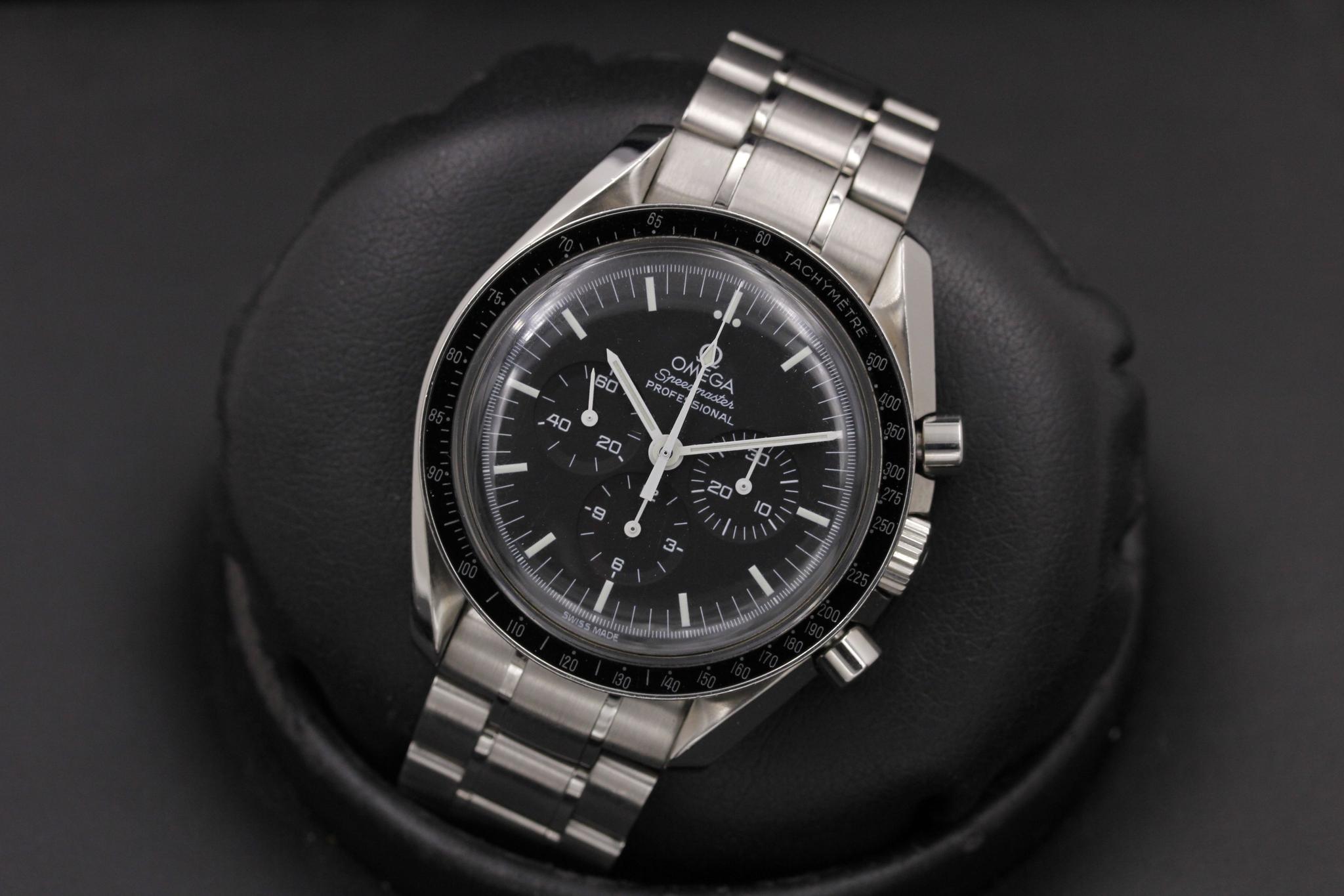 Watch Image 10