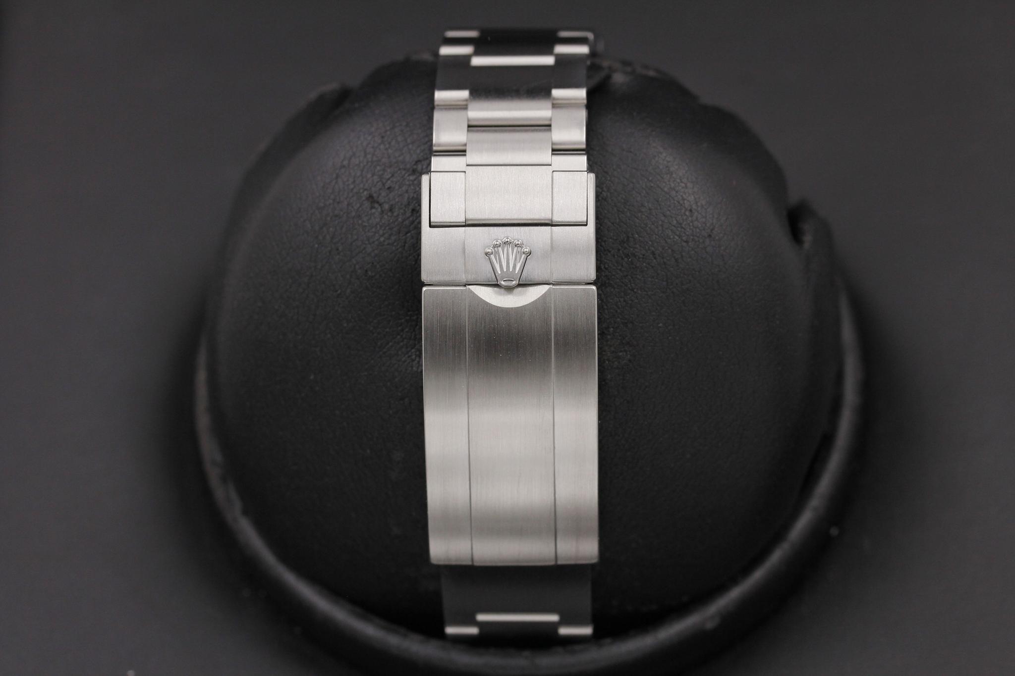 Watch Image 8