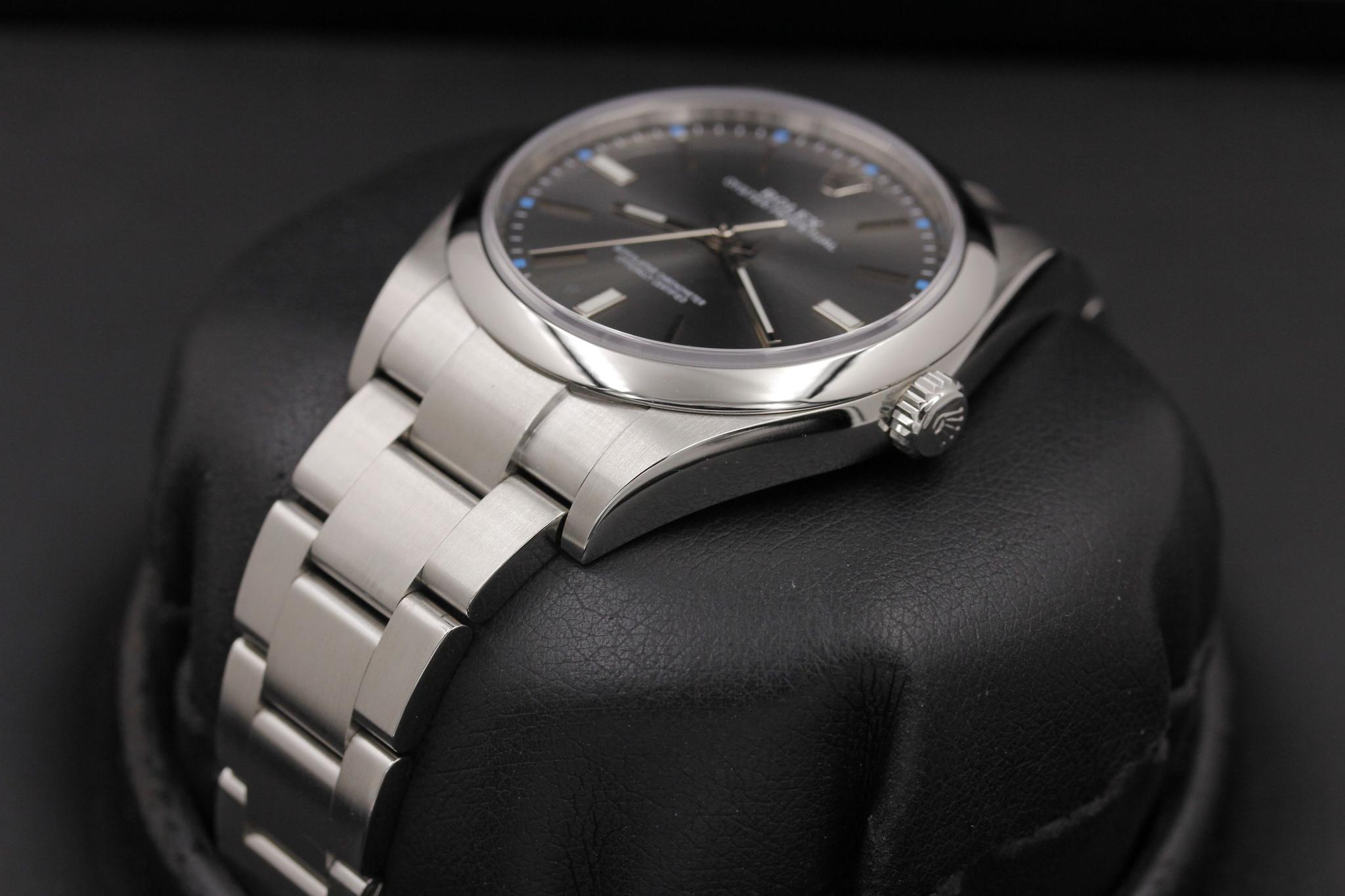 Watch Image 2