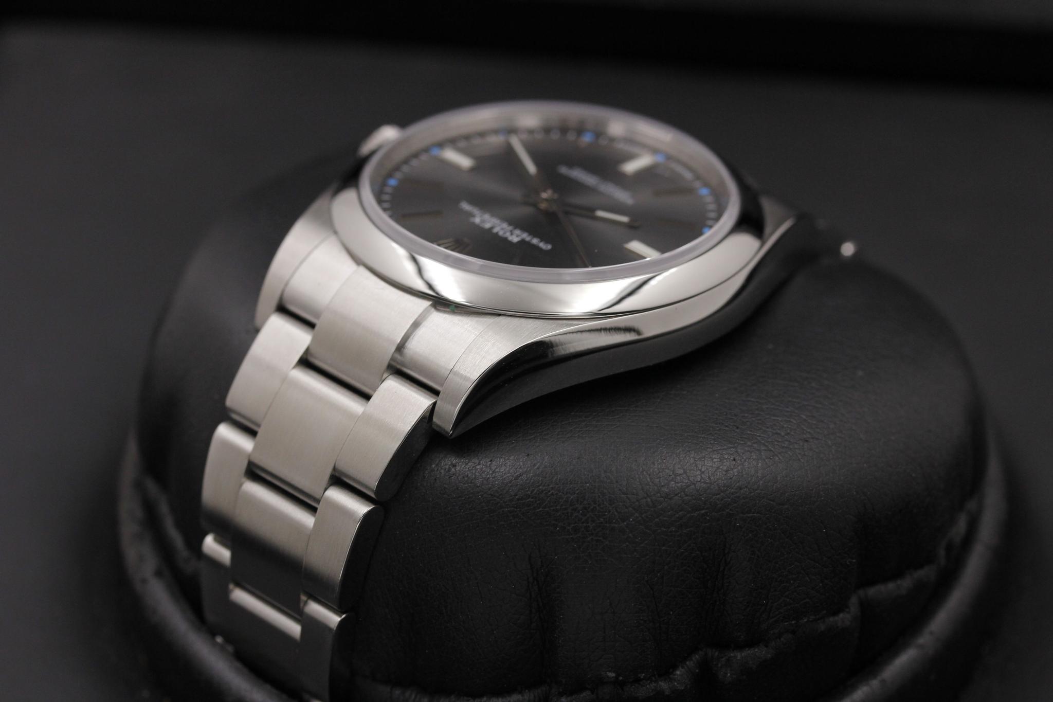 Watch Image 5