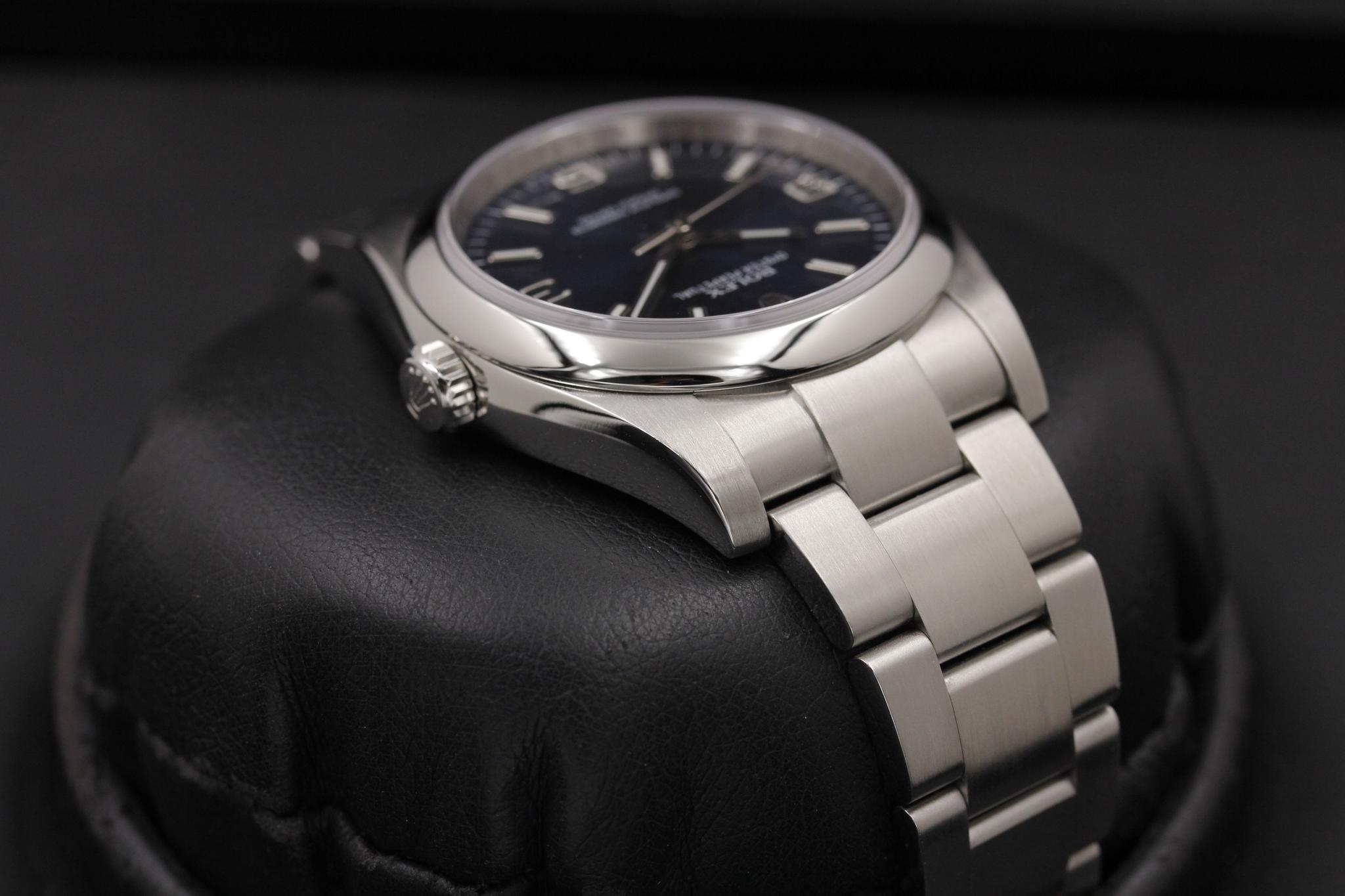 Watch Image 4