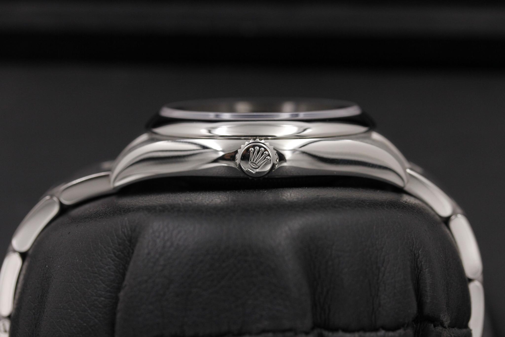 Watch Image 3